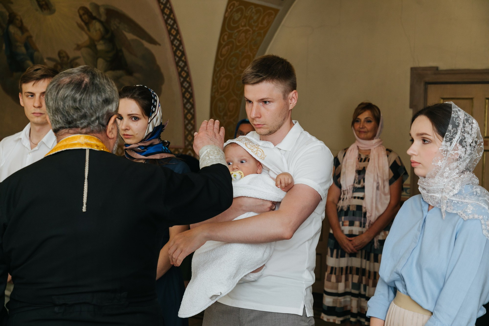 Крещение Троицкий собор Александро Невской лавры. Фотограф на крещение в Санкт Петербурге