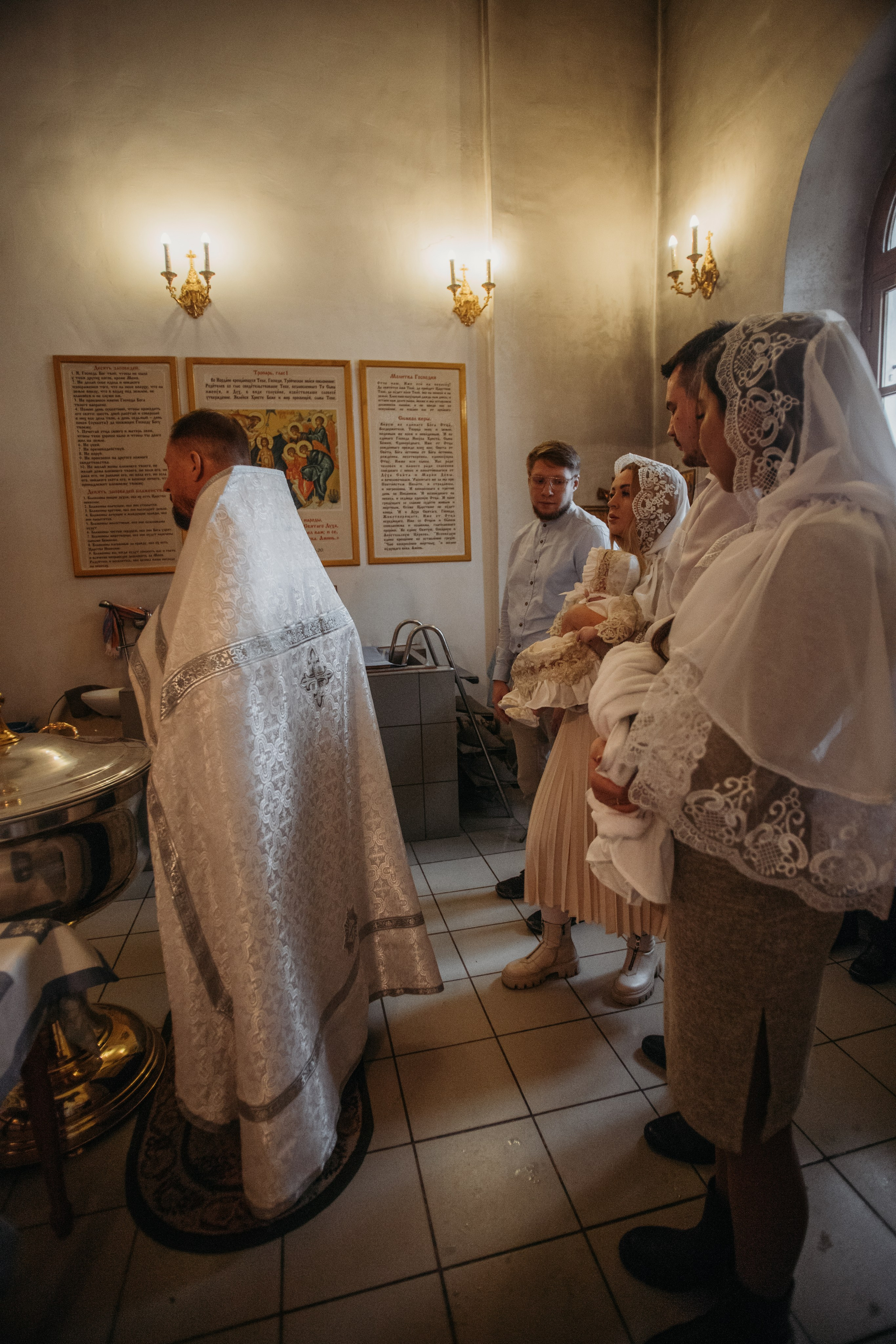 Крещение Аглаи. Венера Гайн. Репортажный фотограф  Тюмень. Обучение фотографии с 0