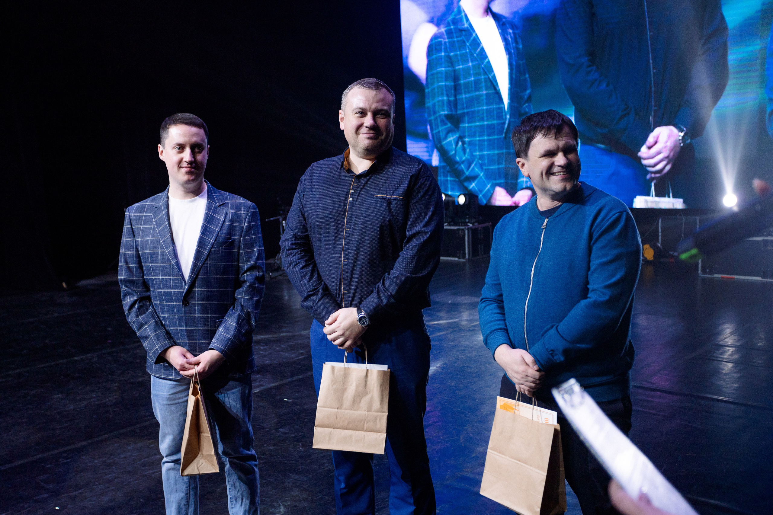 РЕПОРТАЖ: НОВЫЙ ГОД В ДК МЕТАЛЛУРГ. Профессиональный фотограф в Ижевске Леша Петров