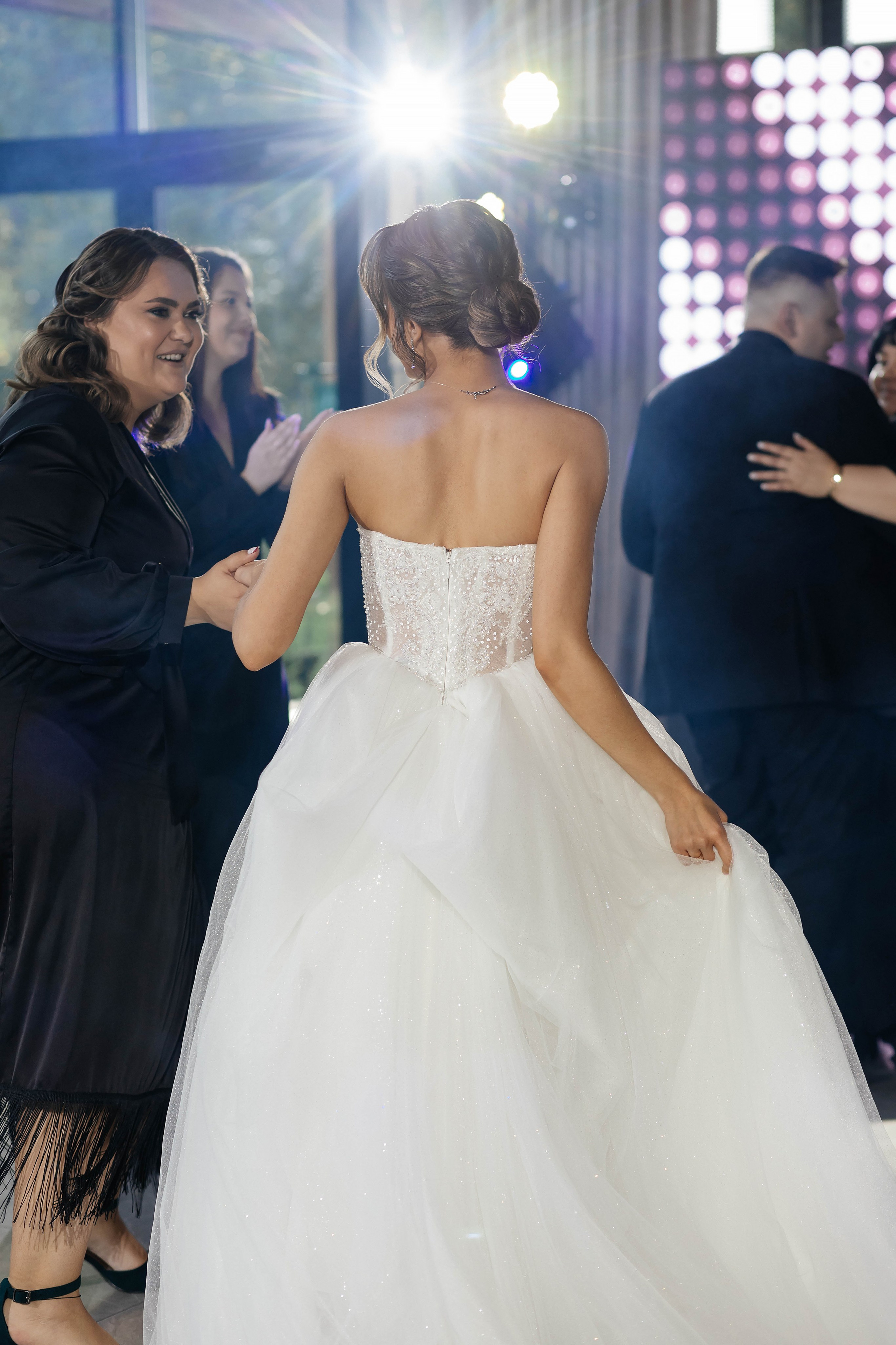 Свадебная история. Лесной Виладж. Свадебный и семейный фотограф Рассказова Виктория