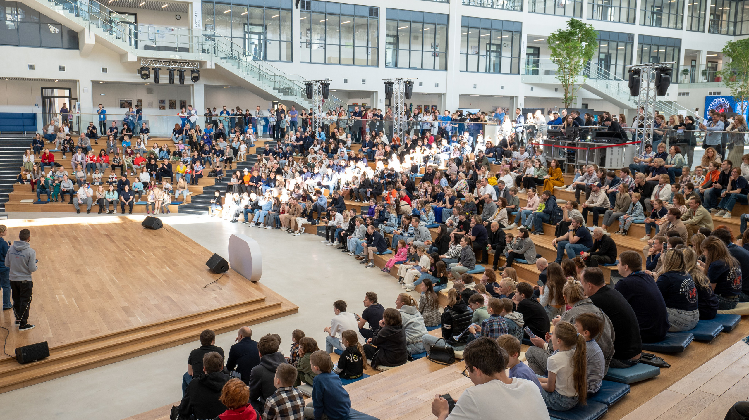 Репортажная съемка, мероприятия. Фотограф и видеограф в Москве Александр Вандышев