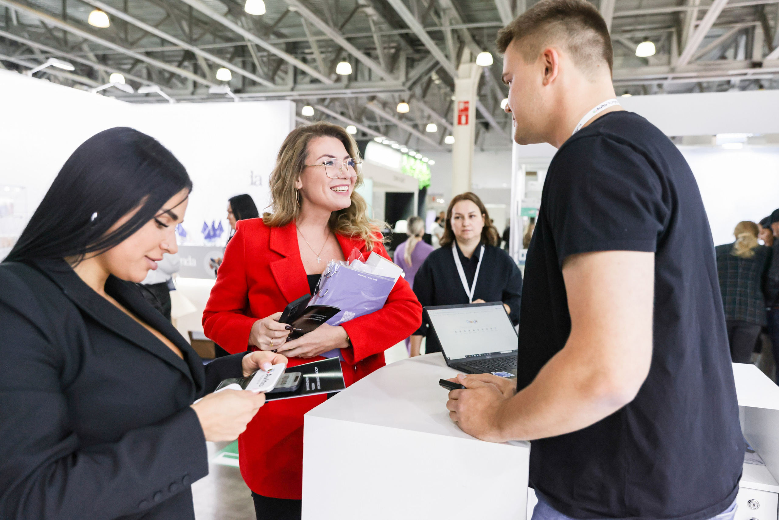 Интершарм.Авито. Аксана Лисовская фотограф в Москве. Фотографии с характером