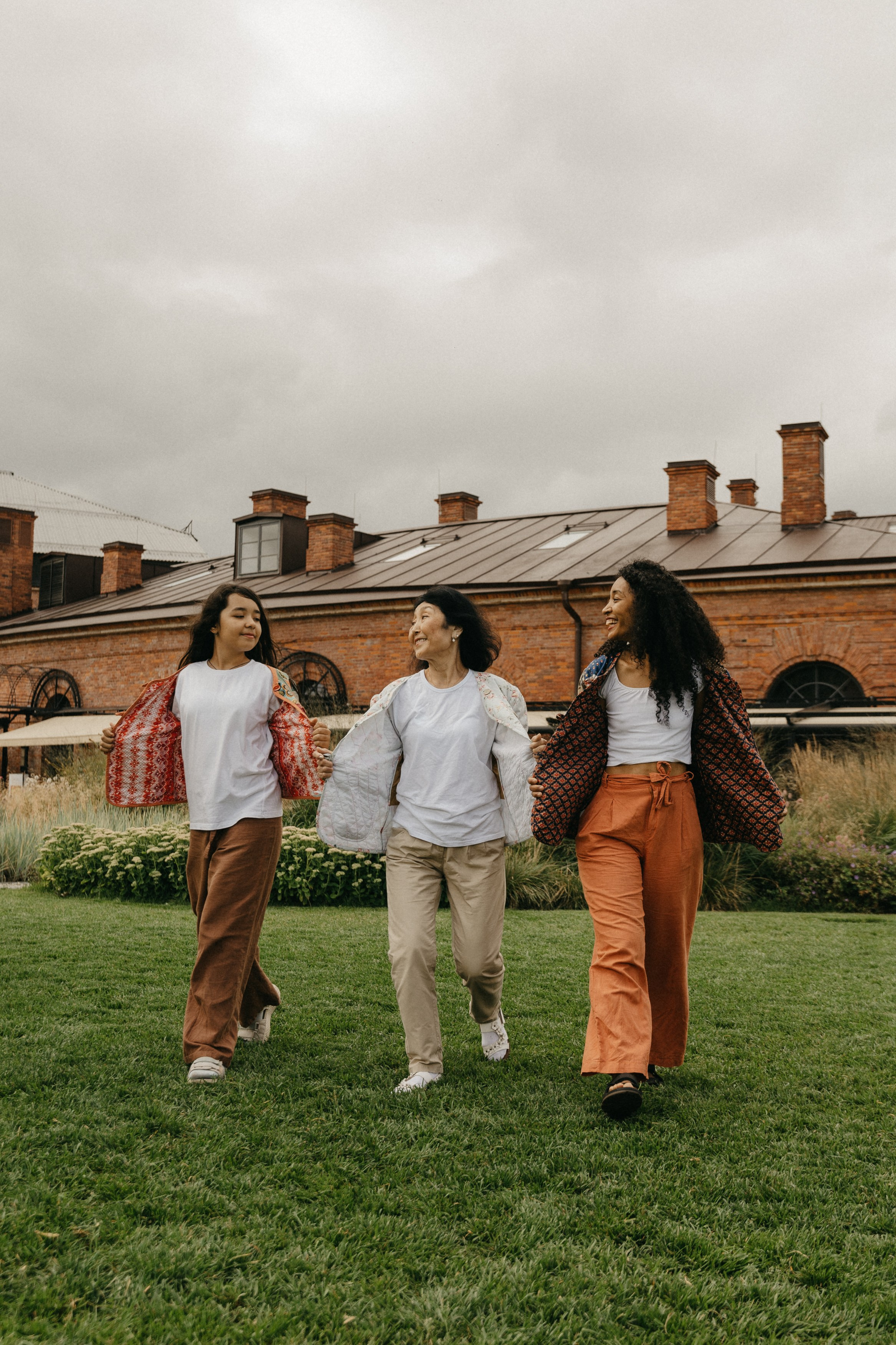 Лида, Антонина, Эвелина, Даня. Главная