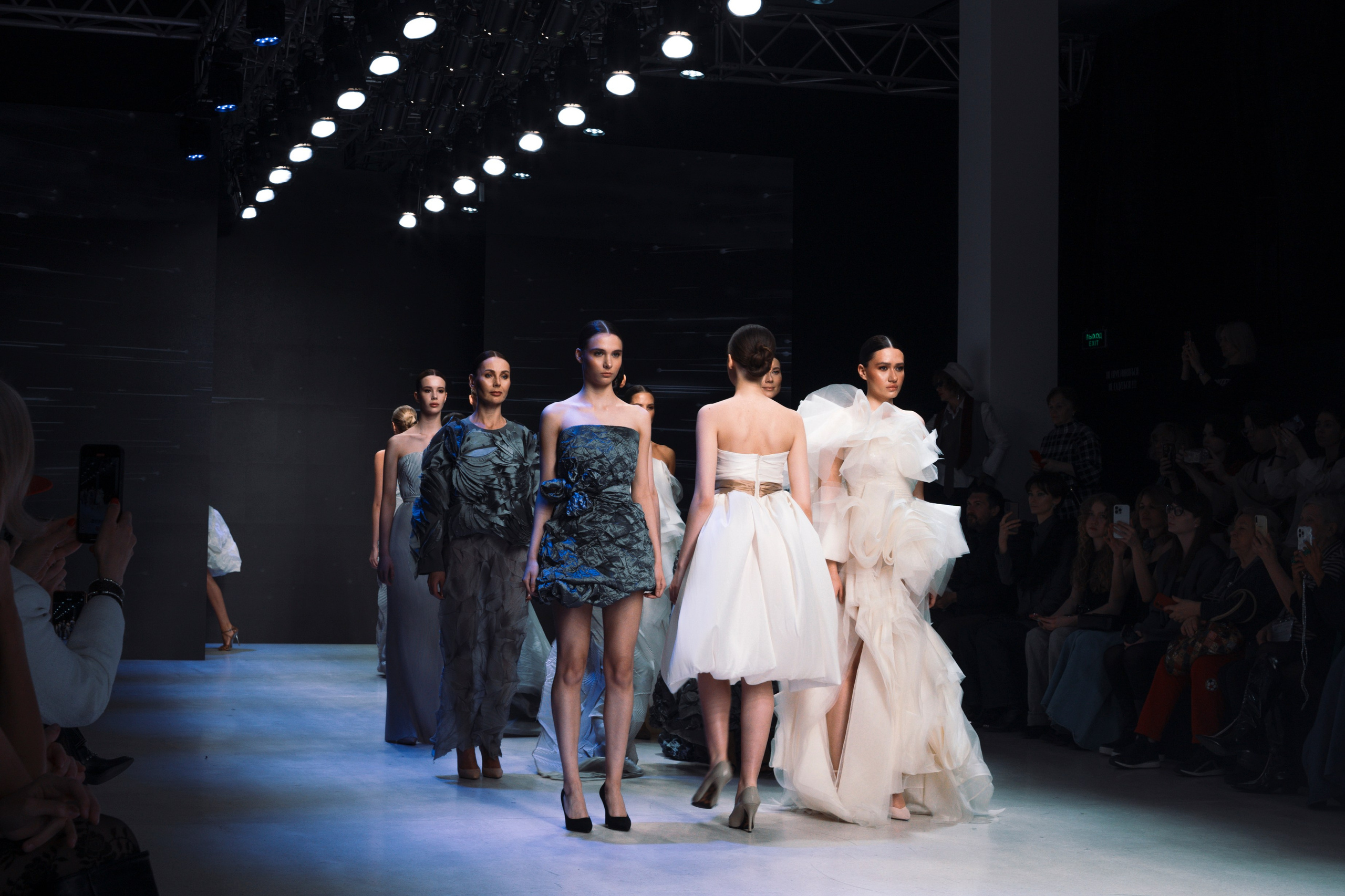 Fashion Week 2025. Свадебный фотограф в Москве Кристина Чехова