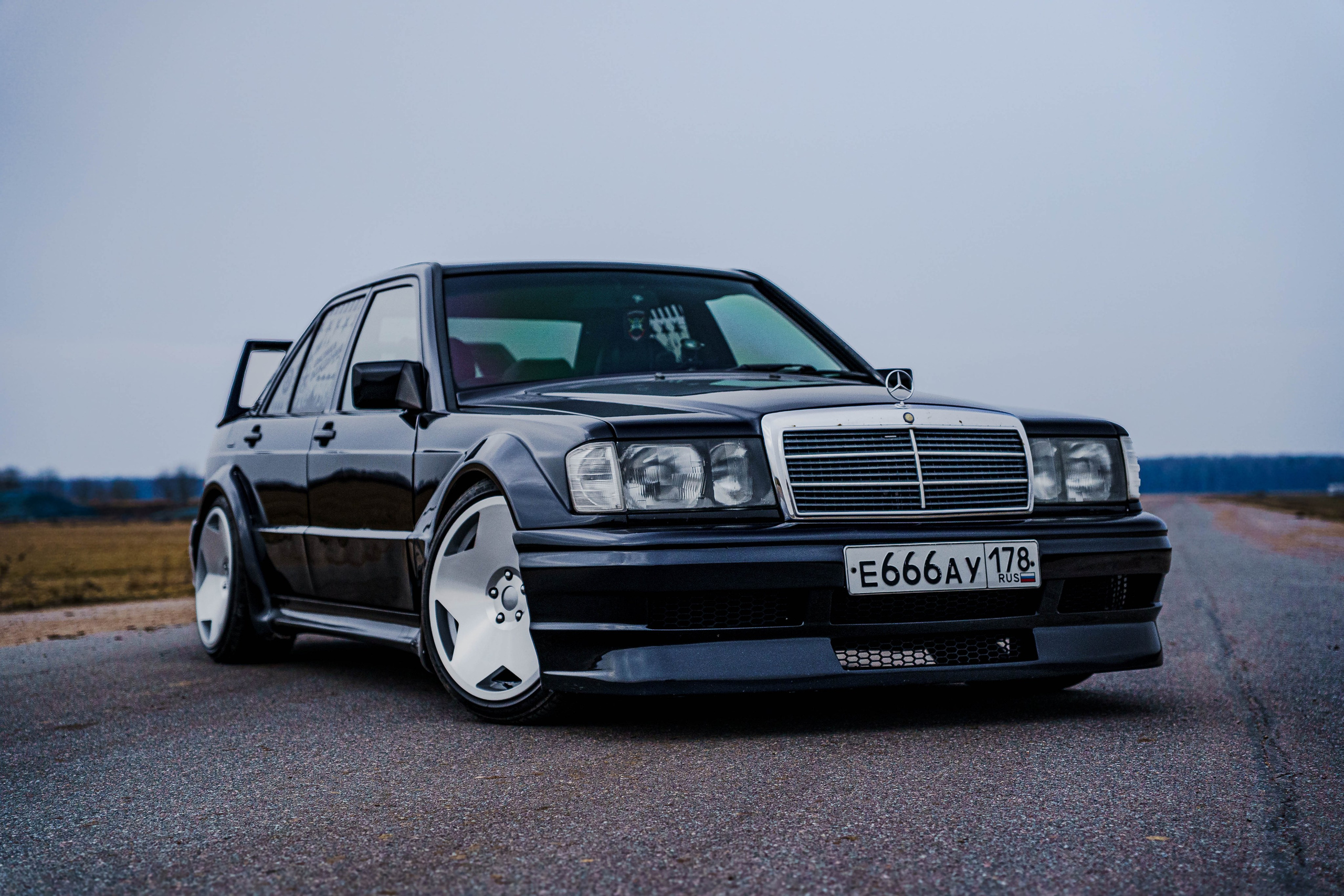 Mercedes 190e. Александр СМИ