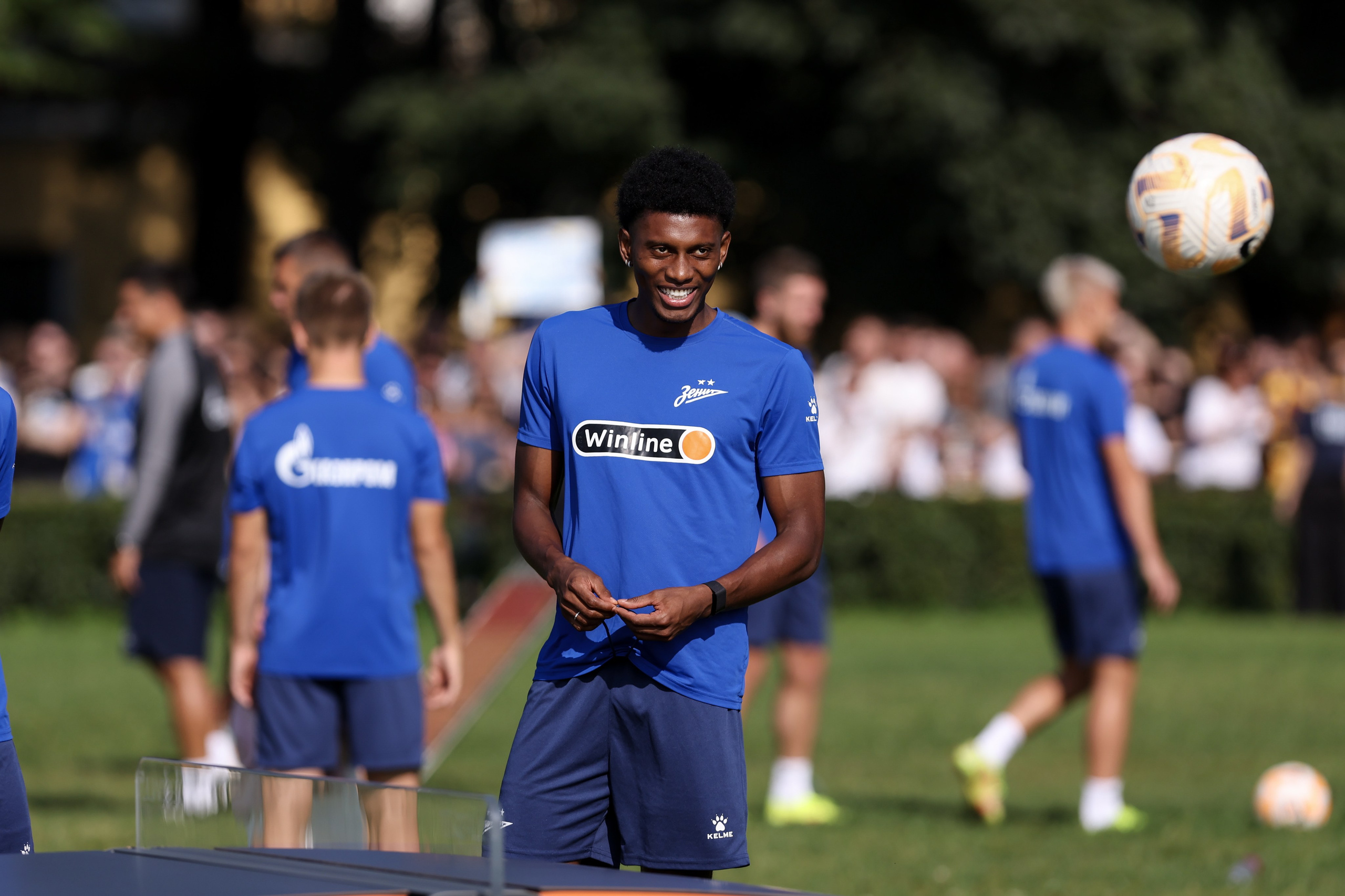 Открытая тренировка ФК «Зенит» Санкт-Петербург. Спортивный и репортажный фотограф Антон Тереханов