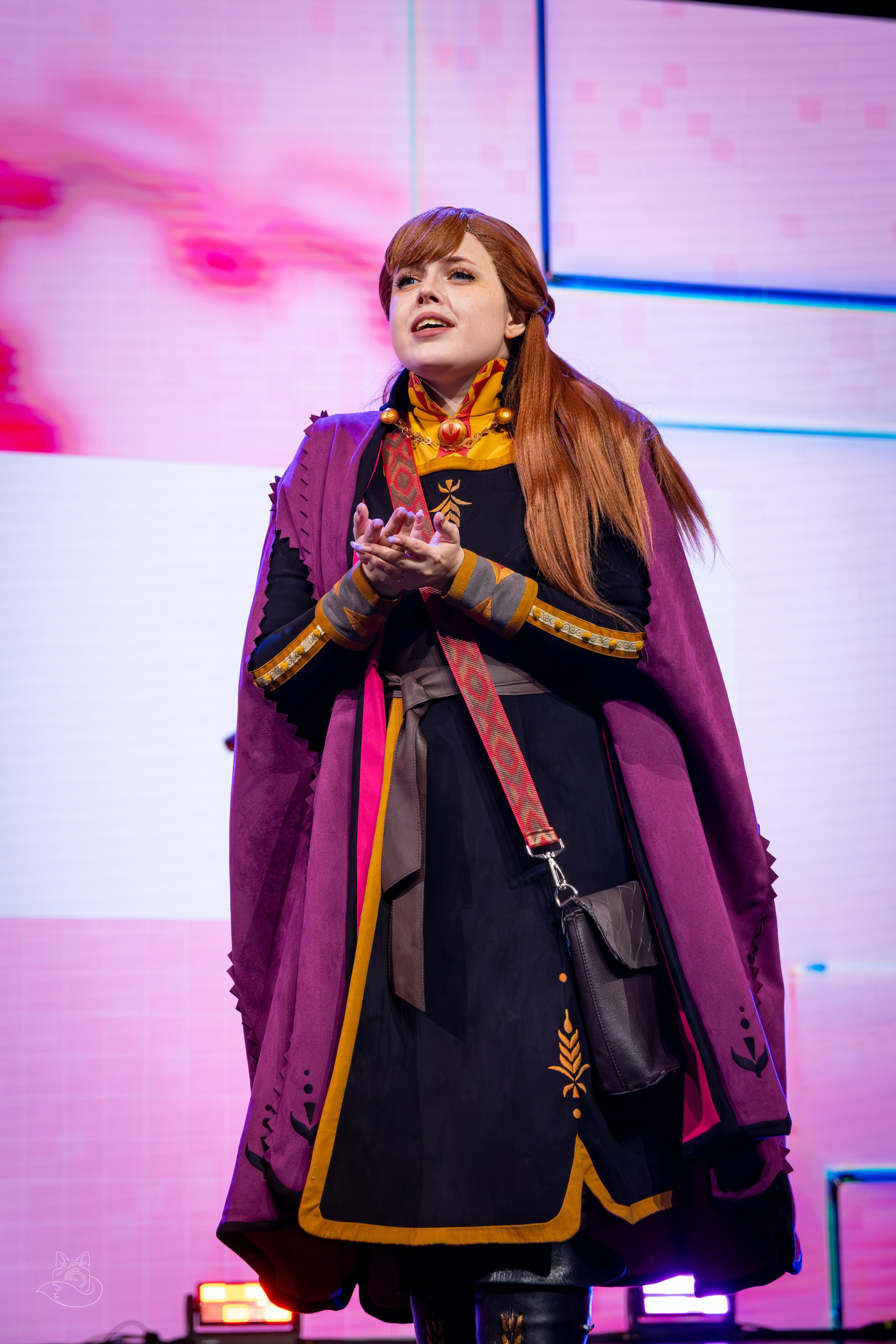 Сцена РЭД ЭКСПО 2024. Косплей фотограф