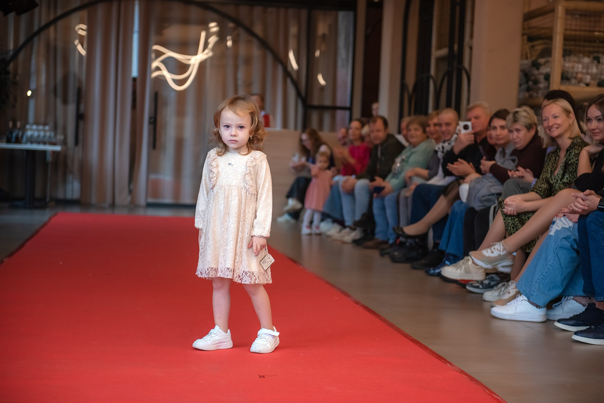 HAPPYkids дефиле в день мамы. Семейный и коммерческий фотограф в Сочи Александр Бодунов