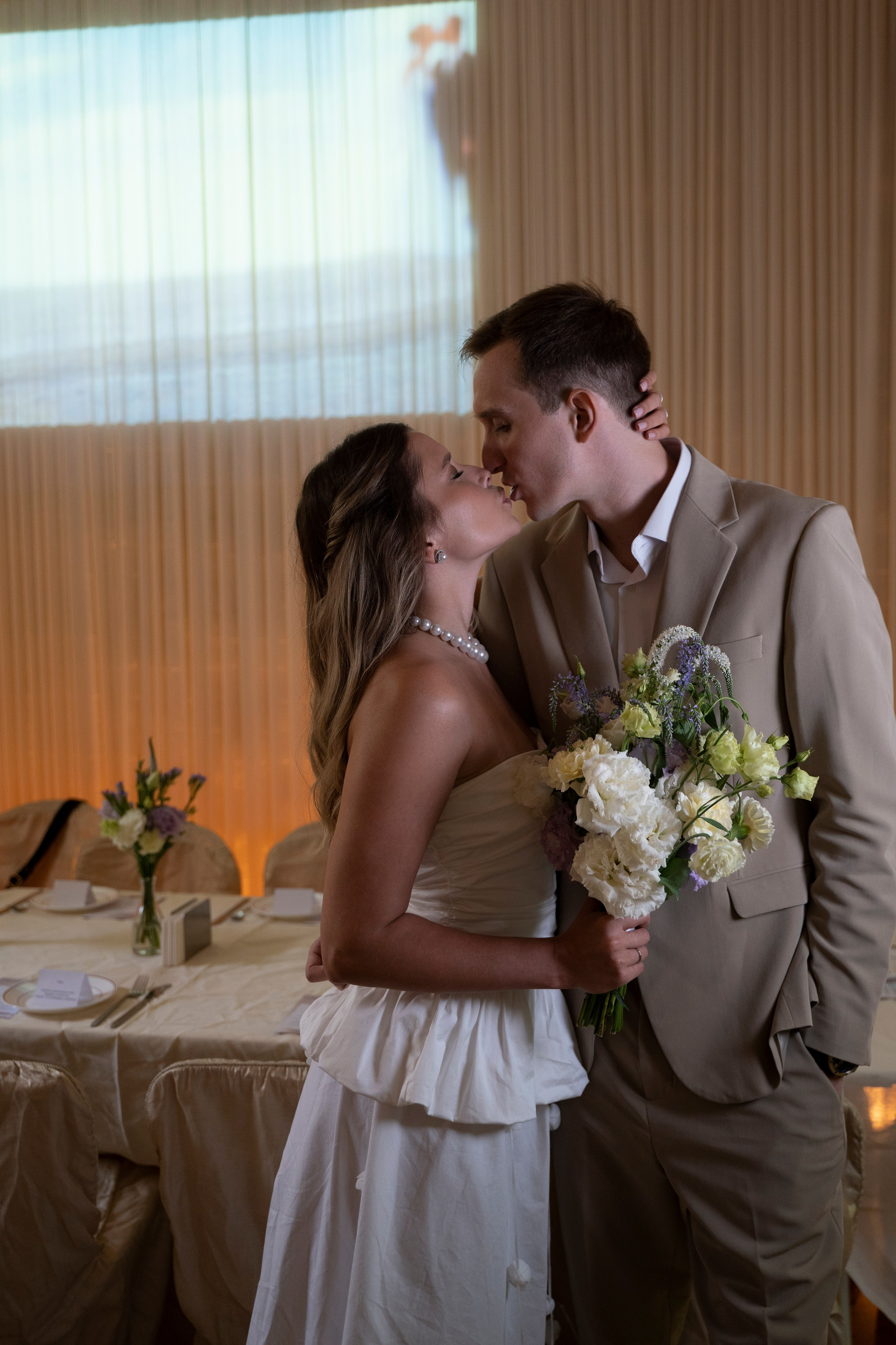 Елена и Владимир. Камерная свадьба в кафе «Рябчик»