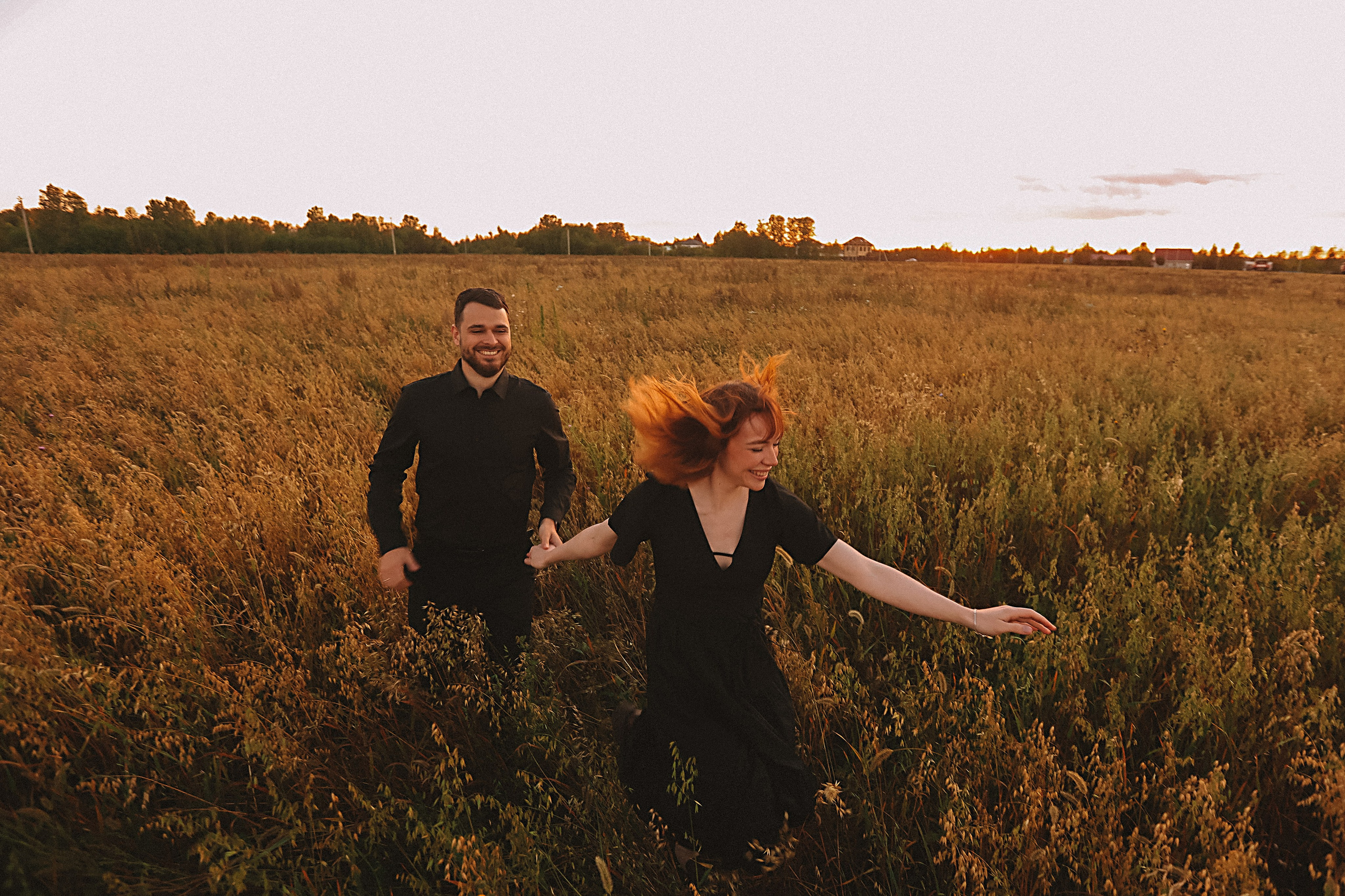 Поле. Семейный фотограф Тюмень, фотограф на роды Салмина Мария