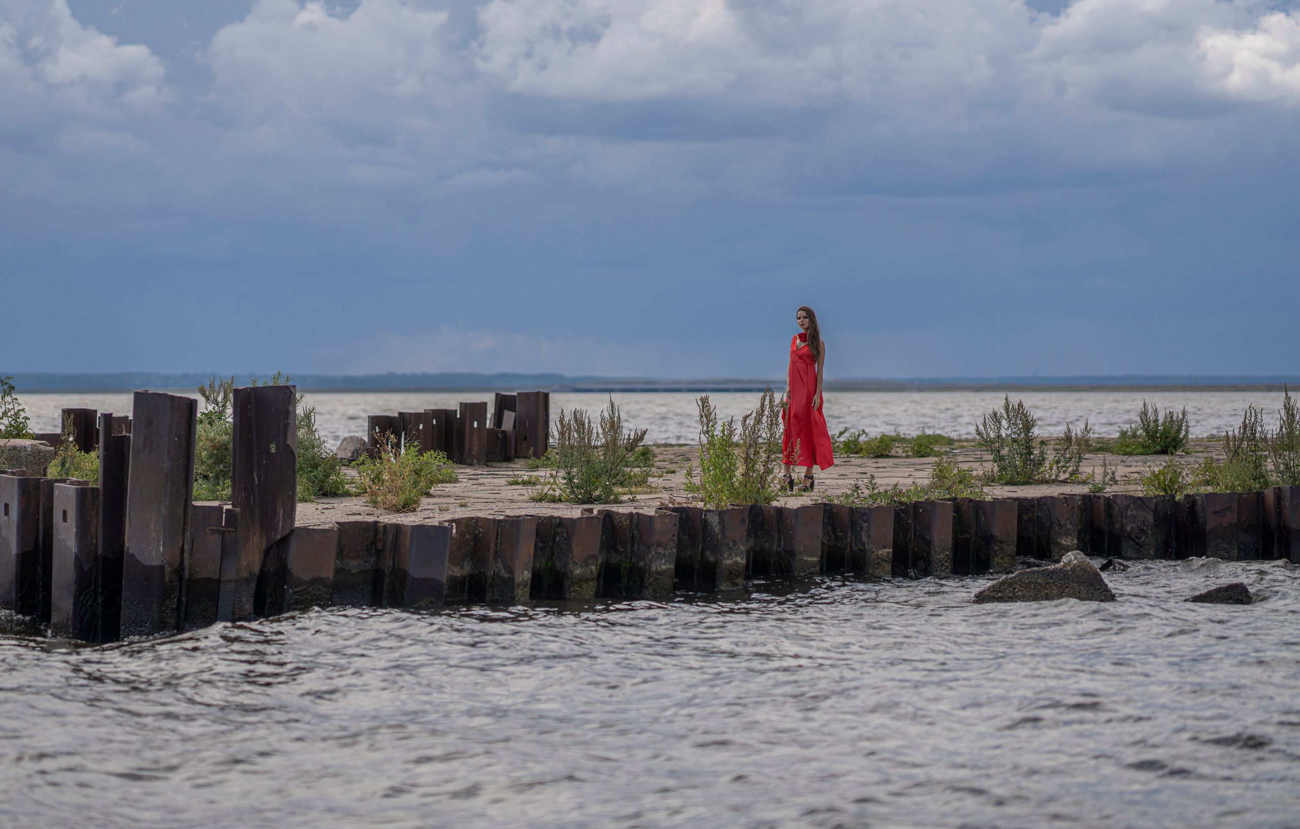 Анна и маяк. Фотограф Сергей Танков