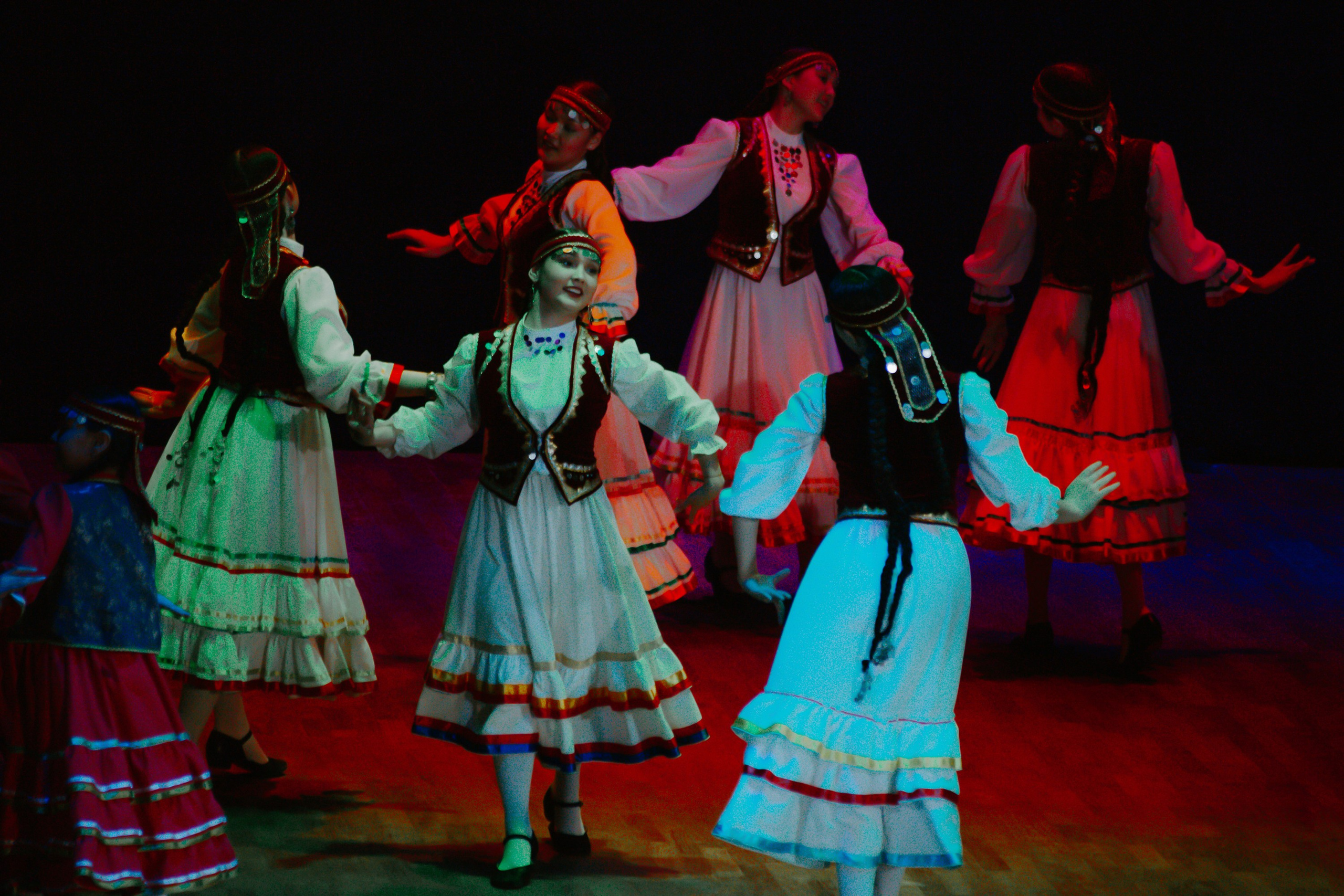 «Уральский сувенир». Концерт танцевальной студии. Фотограф в Челябинске Ополихина Анна