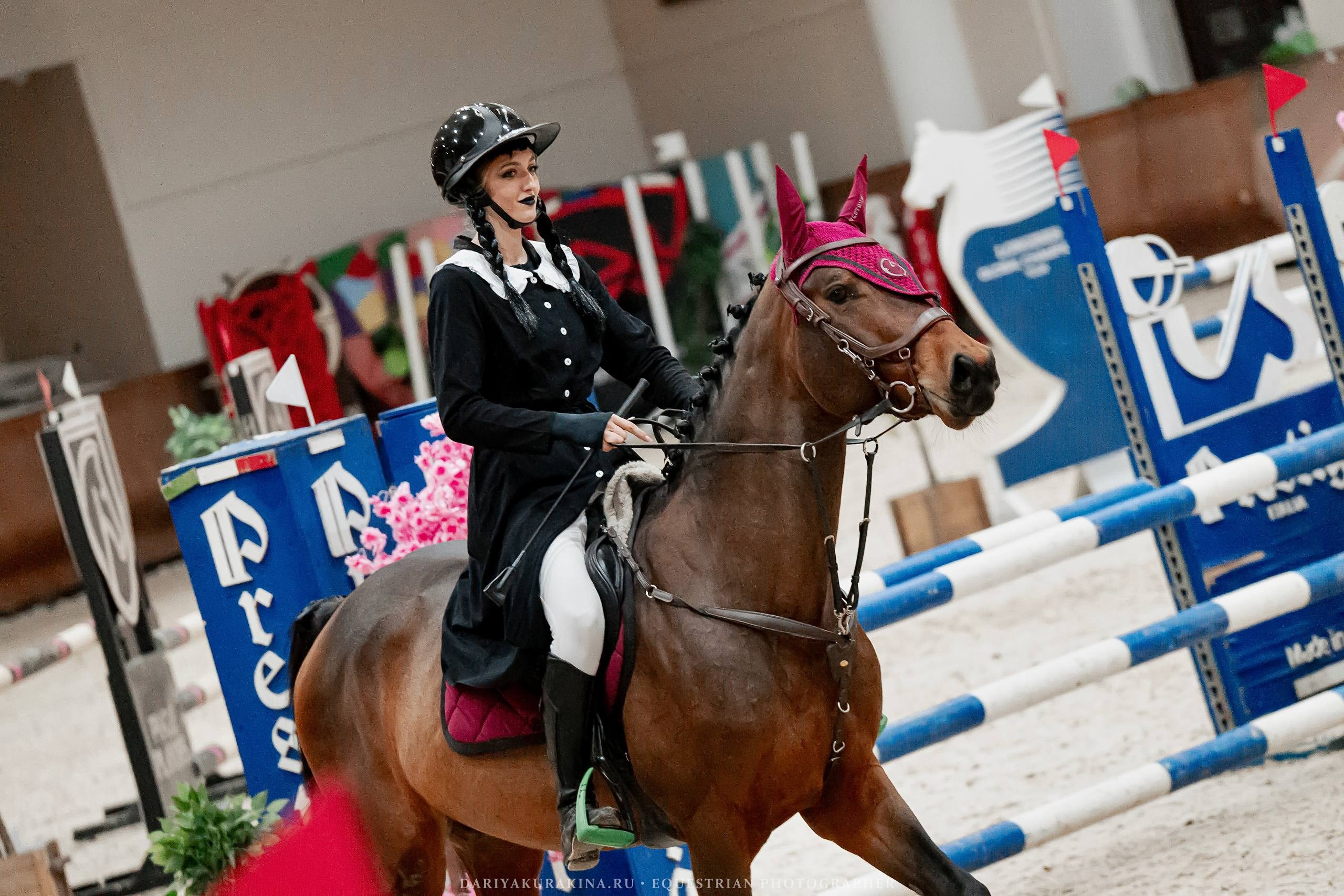 НОВОГОДНИЕ КЛУБНЫЕ СОРЕВНОВАНИЯ ПО КОНКУРУ. Куракина Дарья • Конный фотограф
