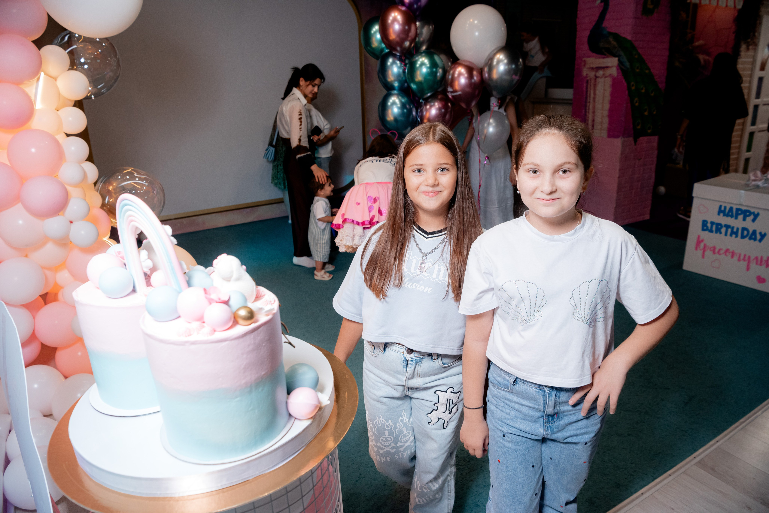 ДР Рая и Стелла в детская комната Сказочный Отель. Фотограф в Волгограде и Волжском Александр Горбань