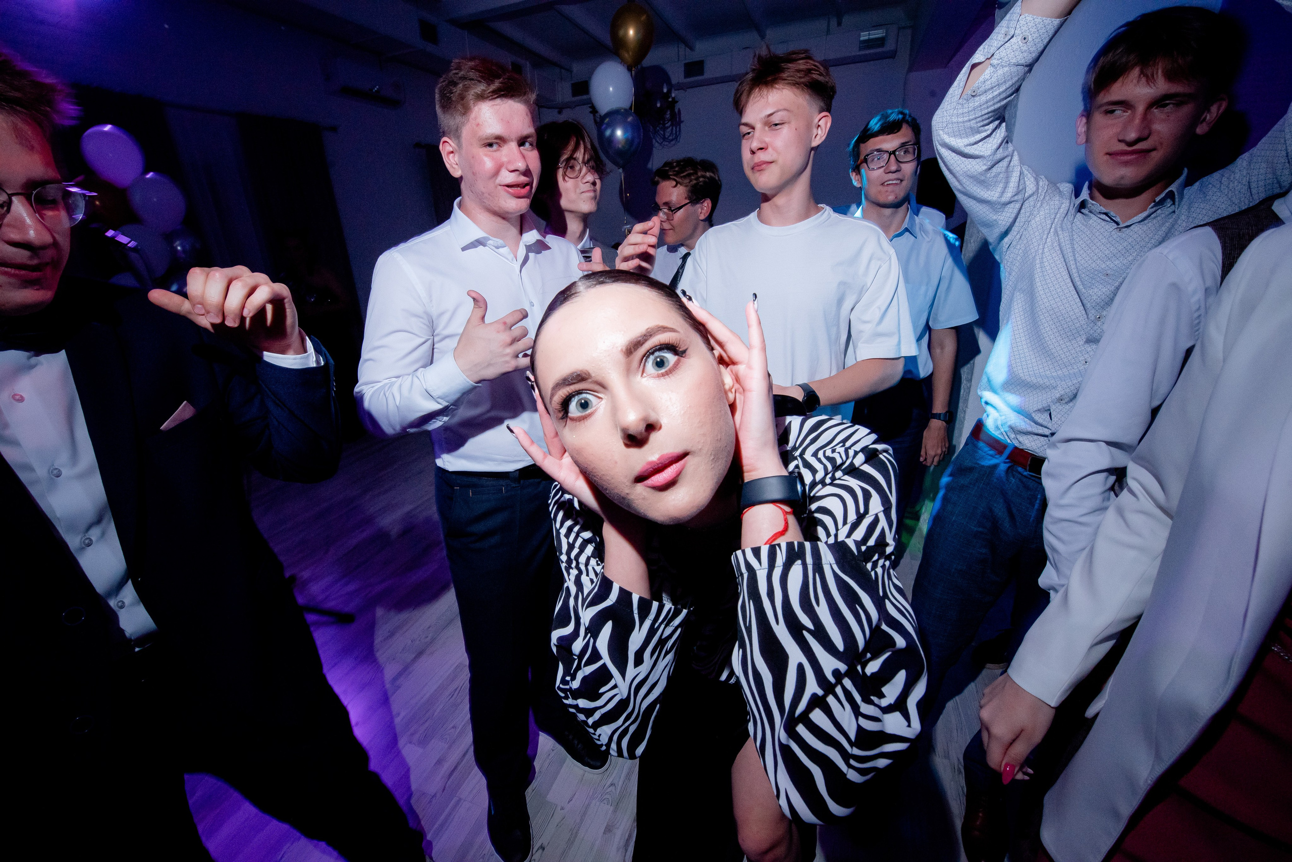 30 Школа. Вручение и Банкет. ДК Юбилейный и Банхоф. Фотограф в Волгограде и Волжском Александр Горбань