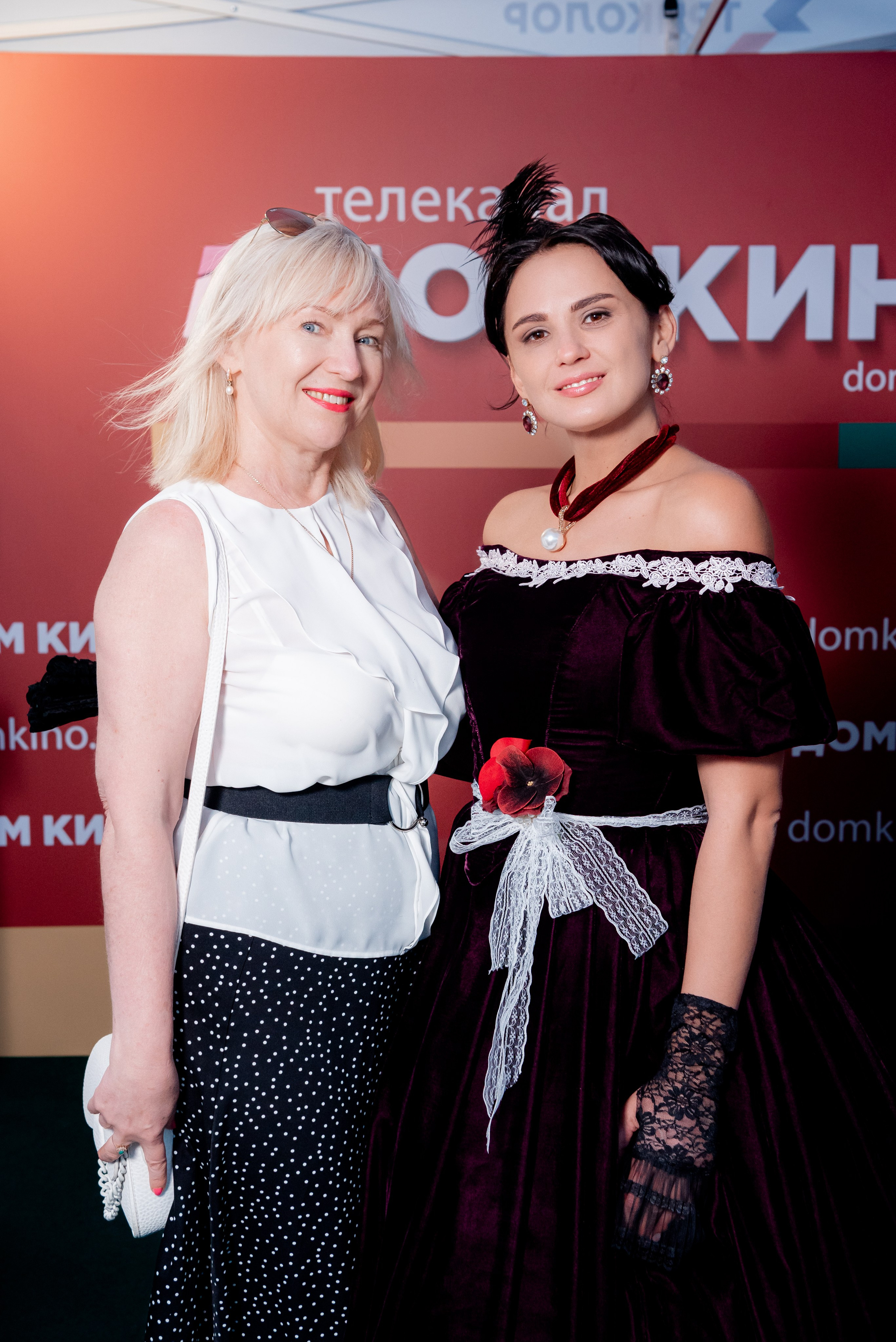 Портретные фото с артистами в палатке Триколор Дом Кинов на день города Волгоград. Фотограф в Волгограде и Волжском Александр Горбань