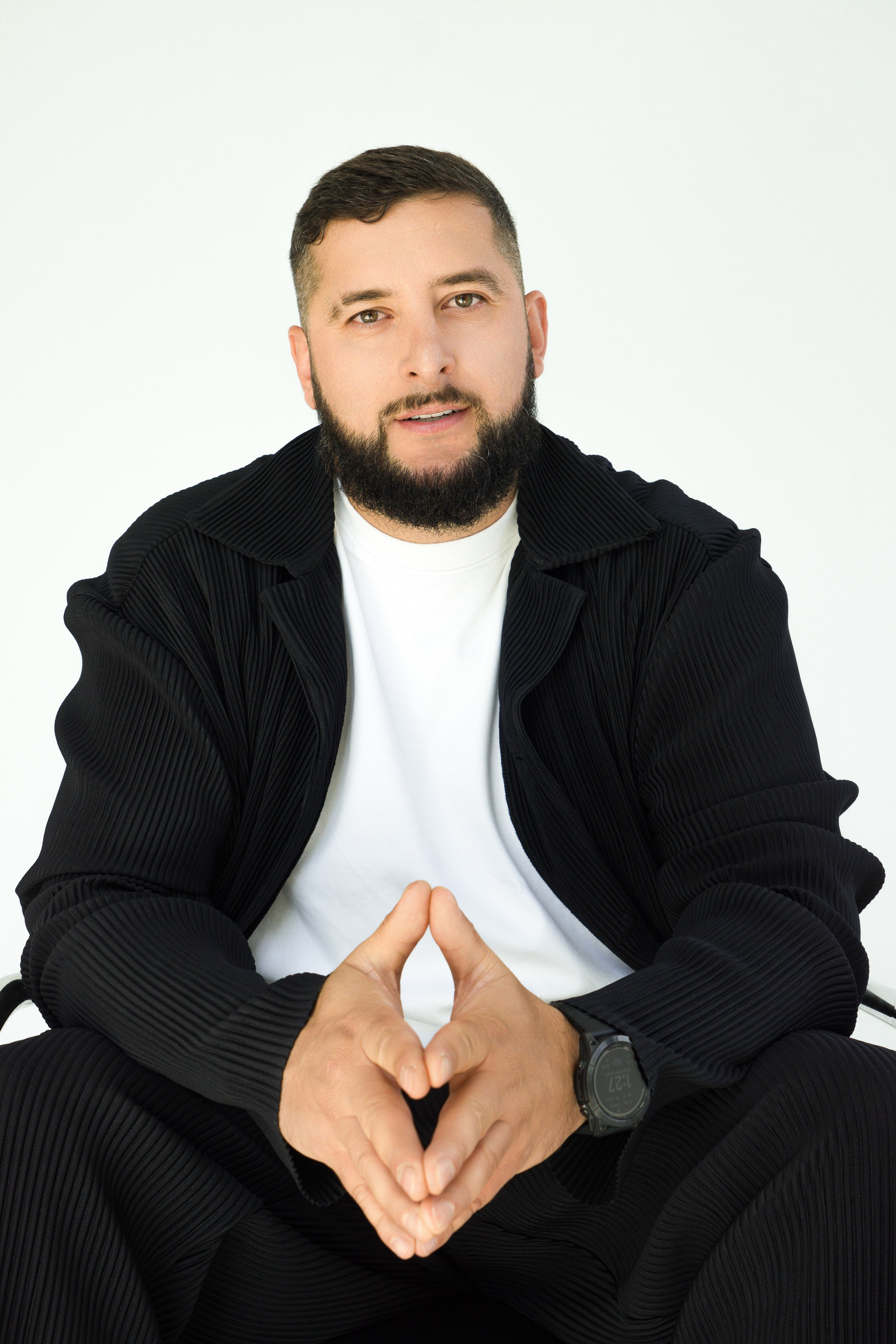 М и В. Фотограф