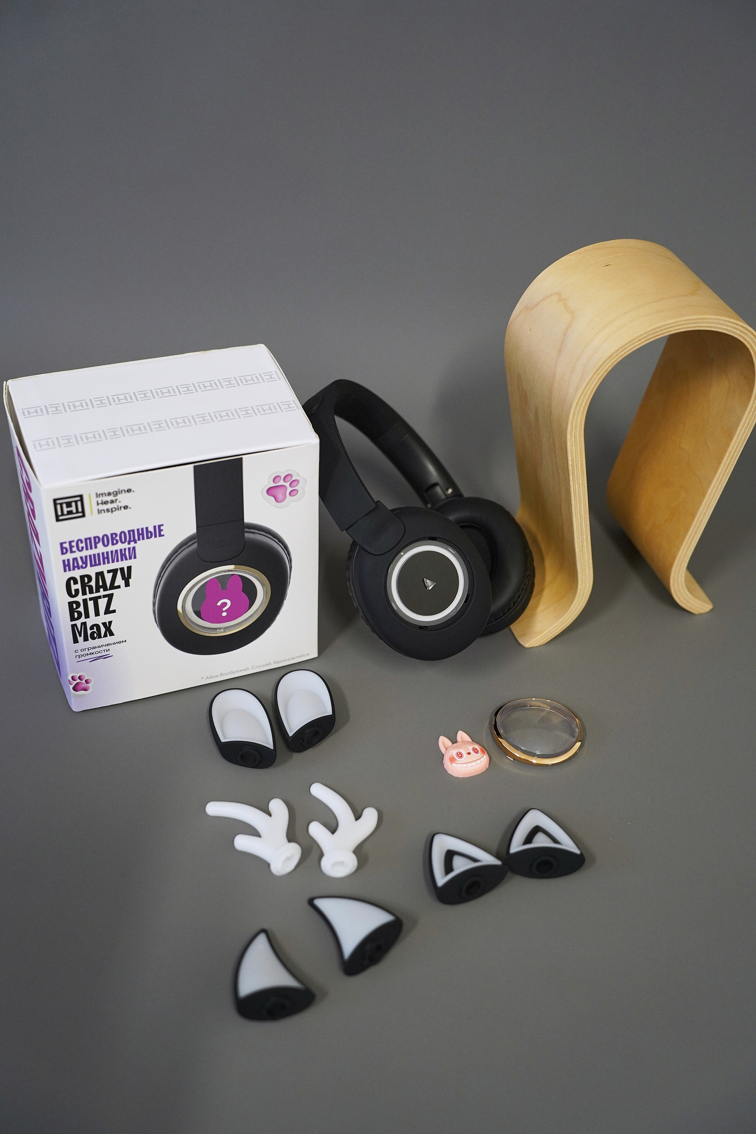 Наушники в интерьере. Фотограф