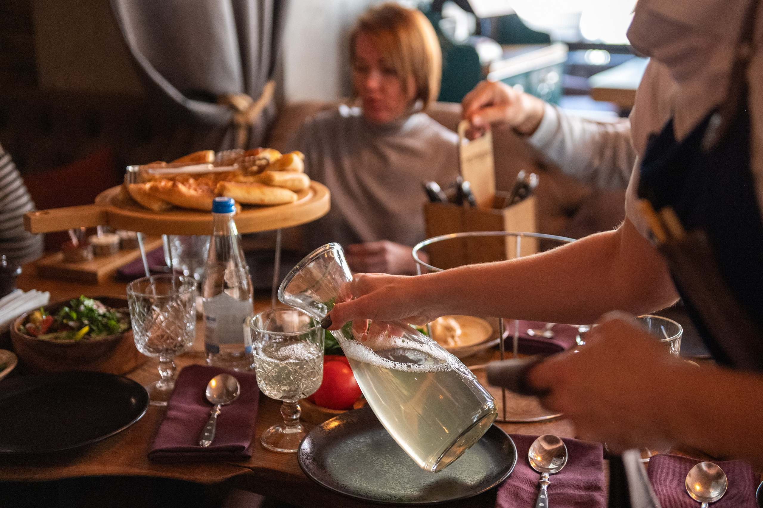 Mice мероприятие — прогулка на водопад Поликаря на курорте Красная Поляна. Репортажный фотограф в Красной Поляне и Сочи Павлюченко Екатерина