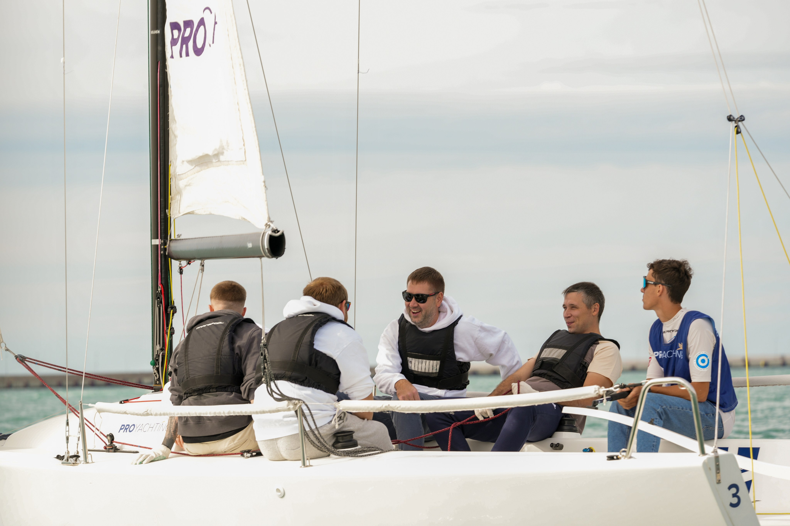Яхтенная регата для компании Агрегатка. Репортажный фотограф в Красной Поляне и Сочи Павлюченко Екатерина