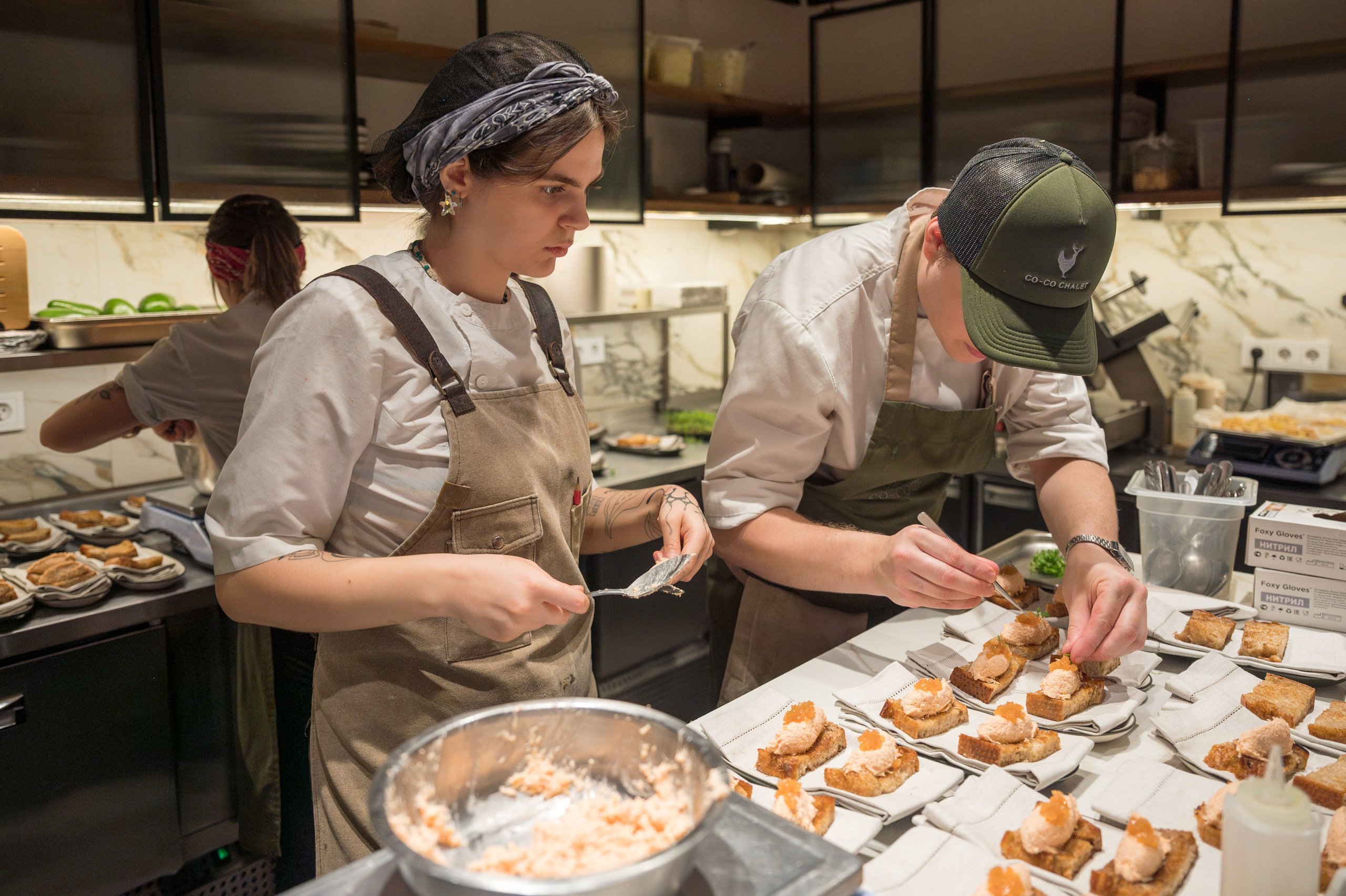 Гастрономический ужин в ресторане Co-Co Chalet. Репортажный фотограф в Красной Поляне и Сочи Павлюченко Екатерина