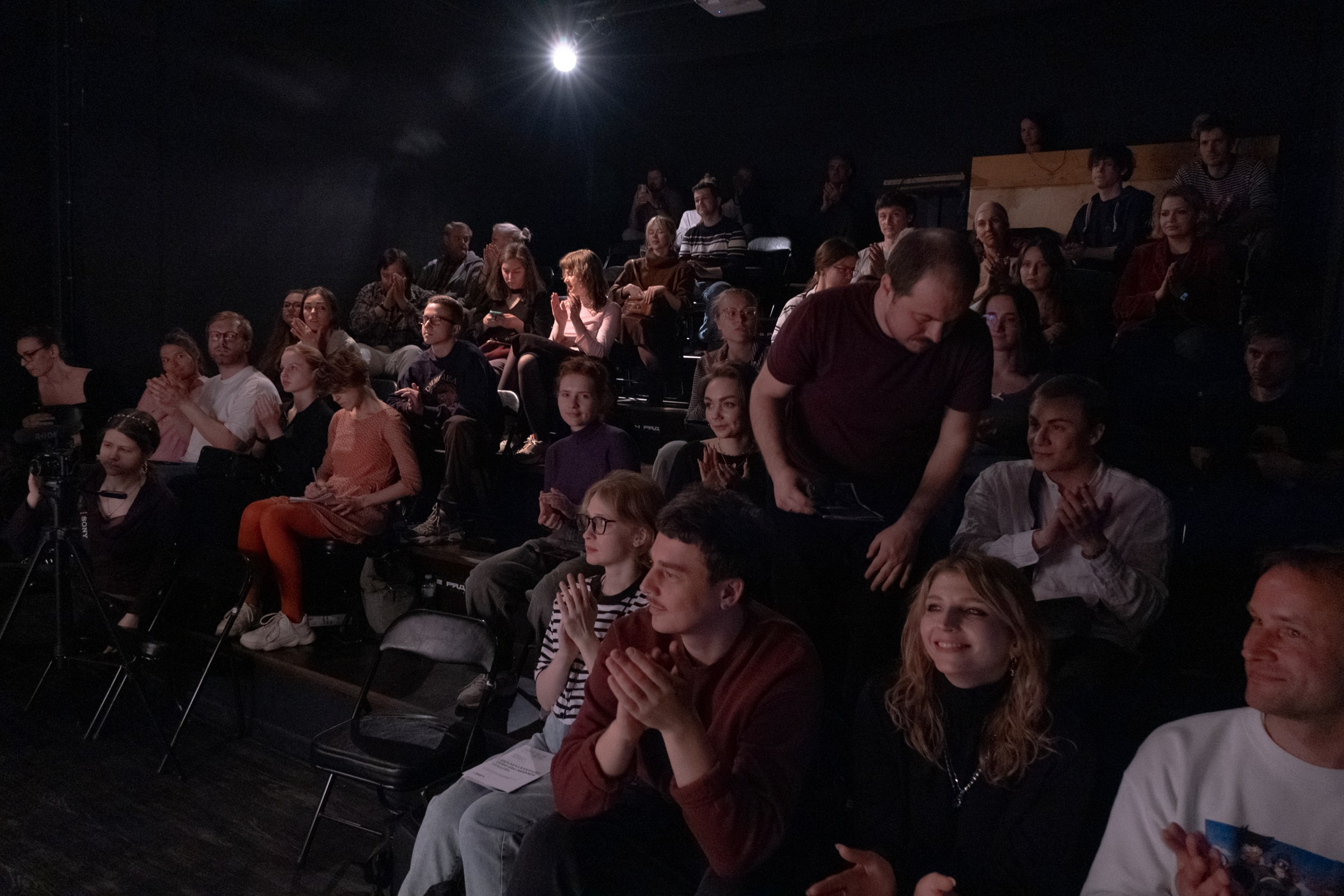 Читки каких-то там драматургов. Фотограф в Санкт-Петербурге и Москве Юлия Паршакова