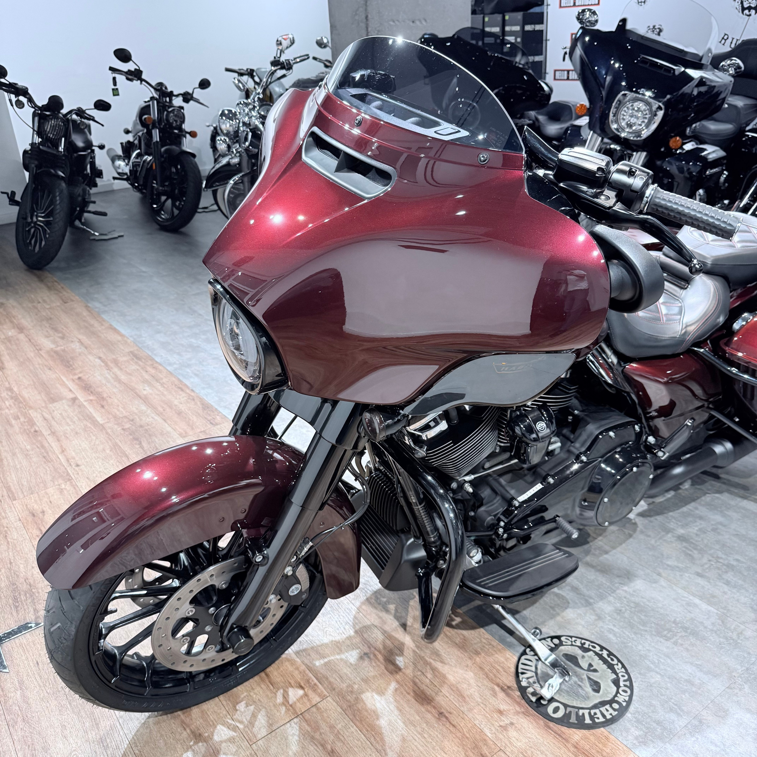 2017 Street Glide Sресiаl 107 Purple Сhоkоlatе. Hello Davidson, Москва. Только хорошие мотоциклы…