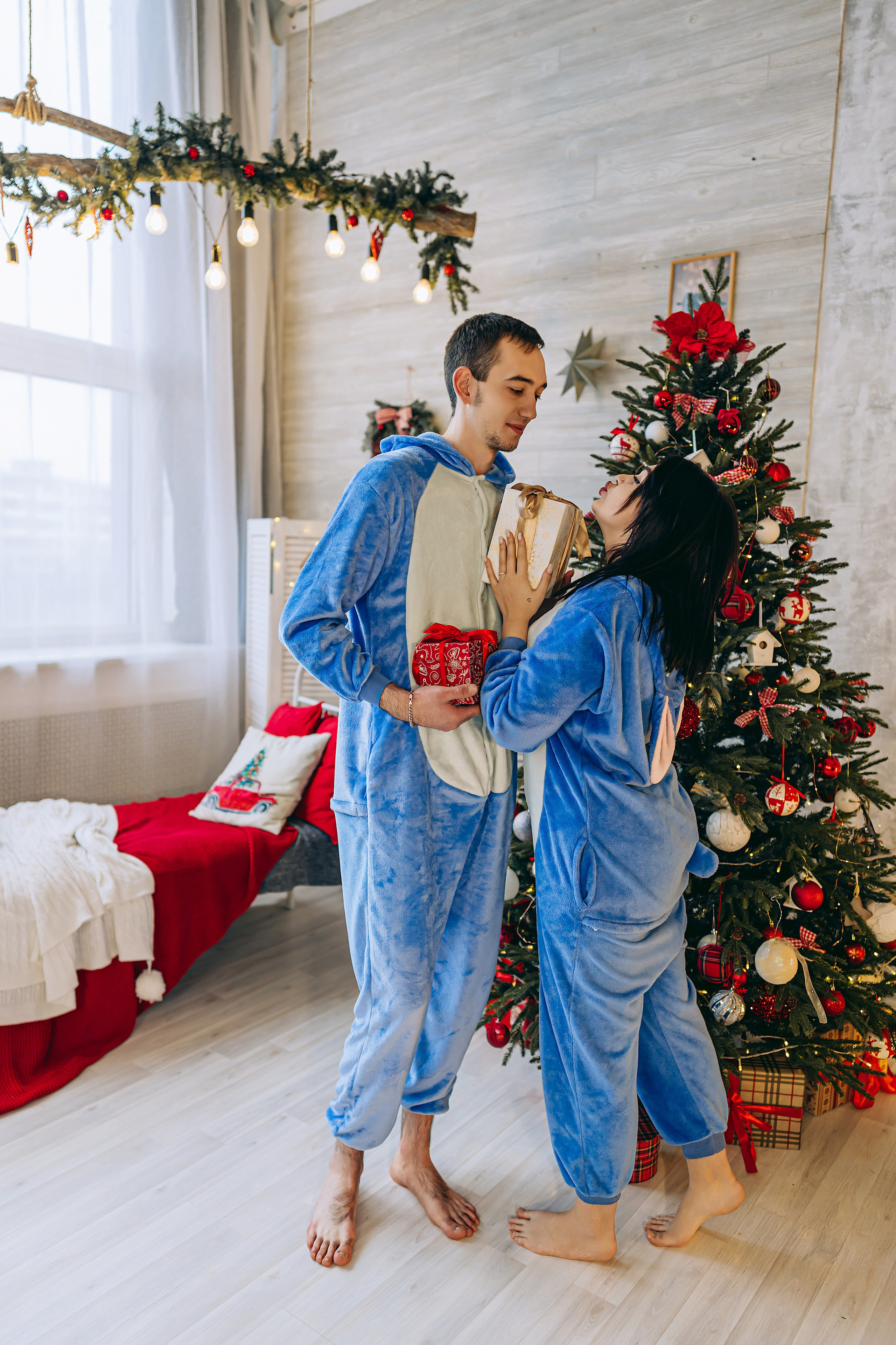 Семейная фотосессия в студии с ребенком