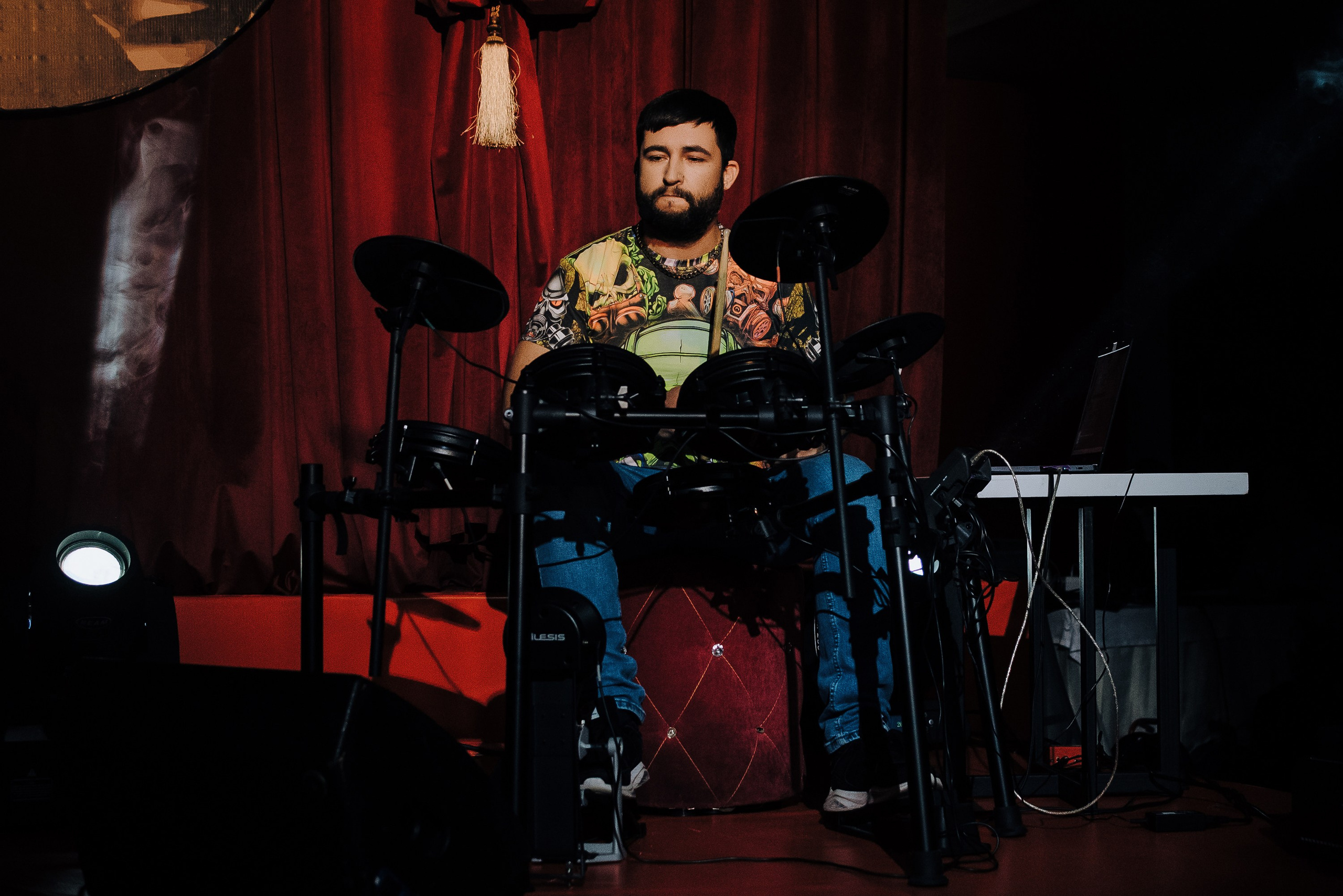 СПЕКТАКЛЬ «ВОЛШЕБНЫЕ ОЧКИ» ОПТИК-ЦЕНТР. Репортажный фотограф Зуев Роман г. Челябинск