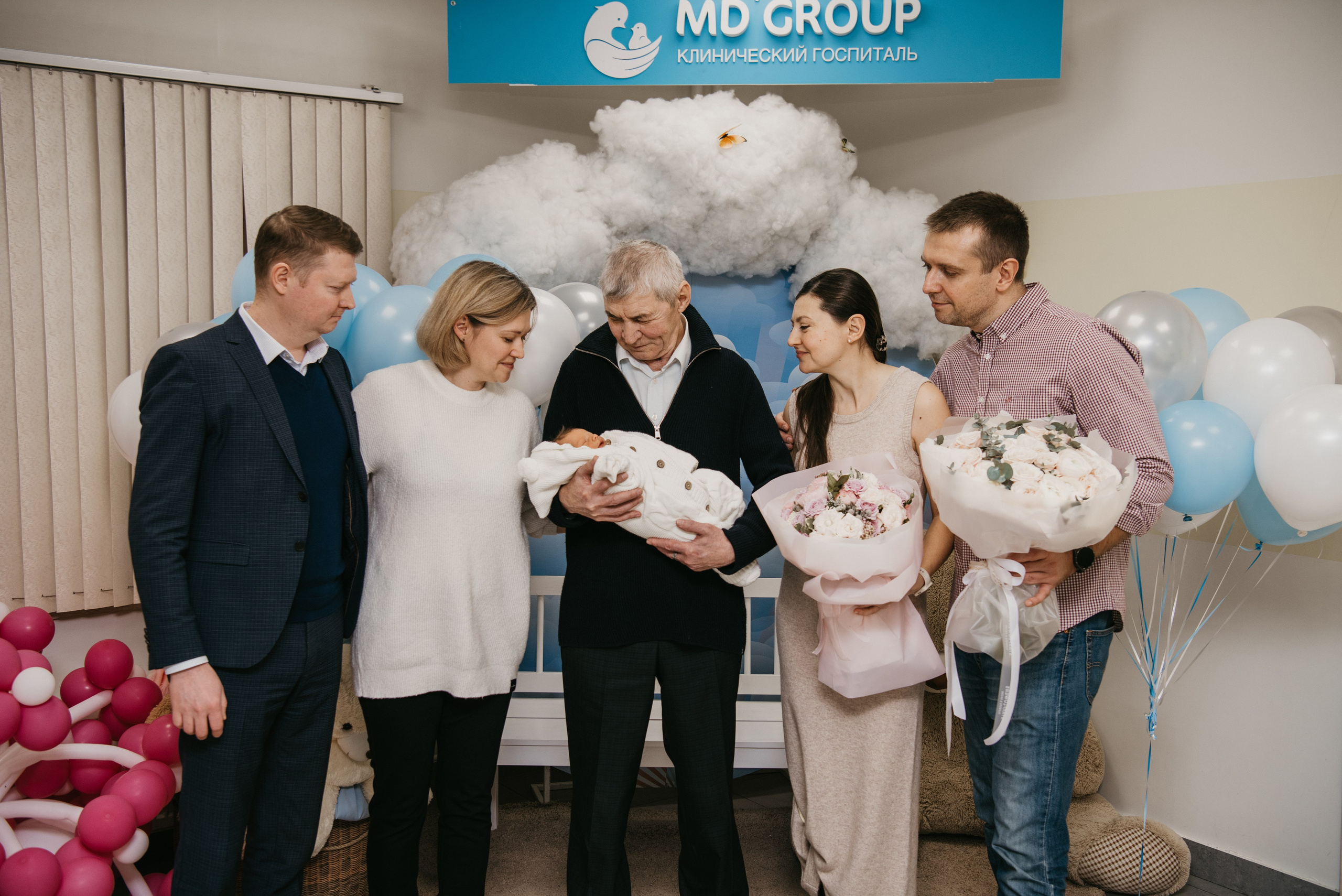 Выписка малыша. Мать и дитя на Севастопольском. Фотограф на выписку из роддома в Москве и МО