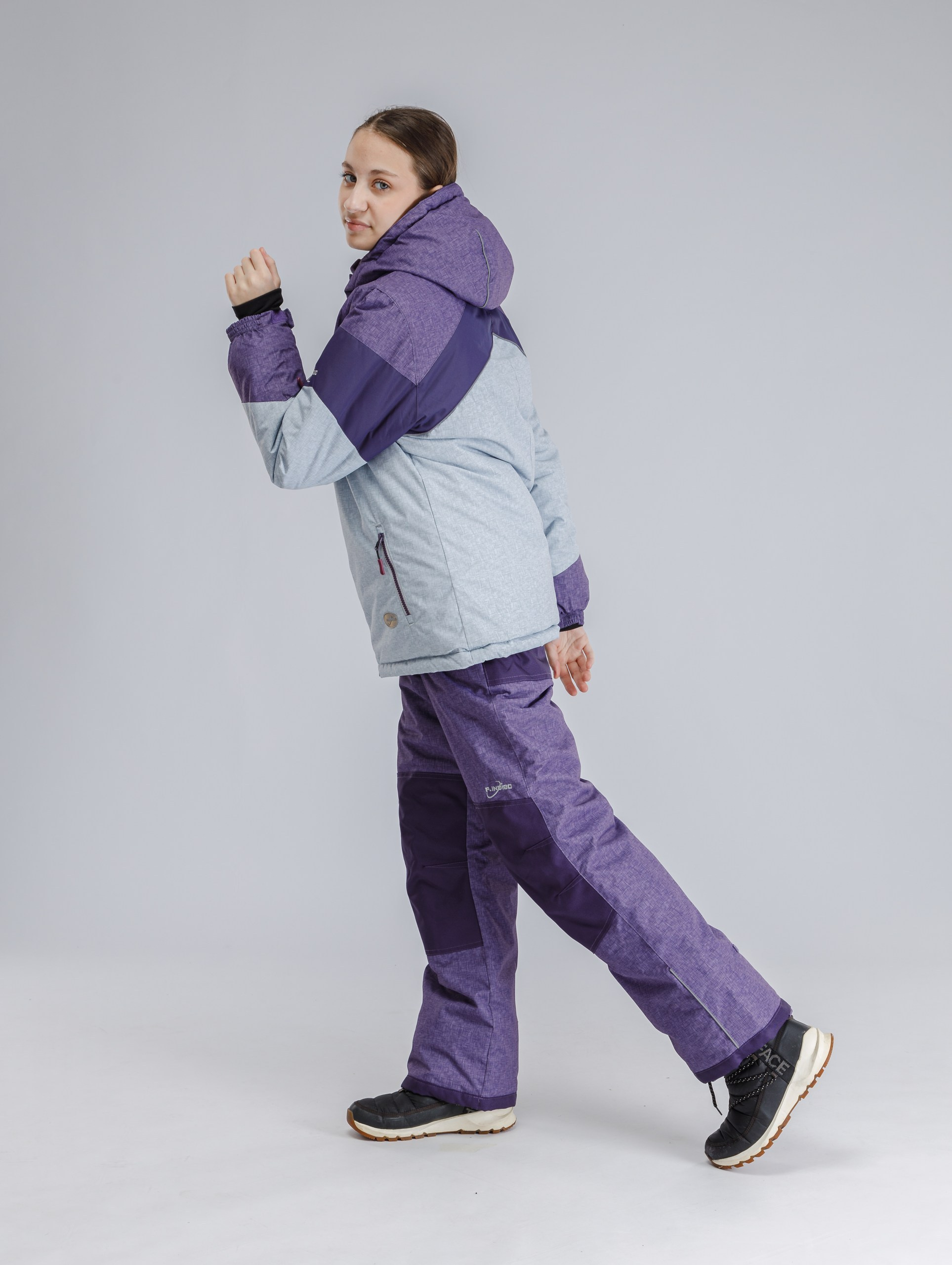 Съёмка зимней и школьной одежды фирмы Индиго джинс для WB. Студия коммерческой съемки ХВОЯ