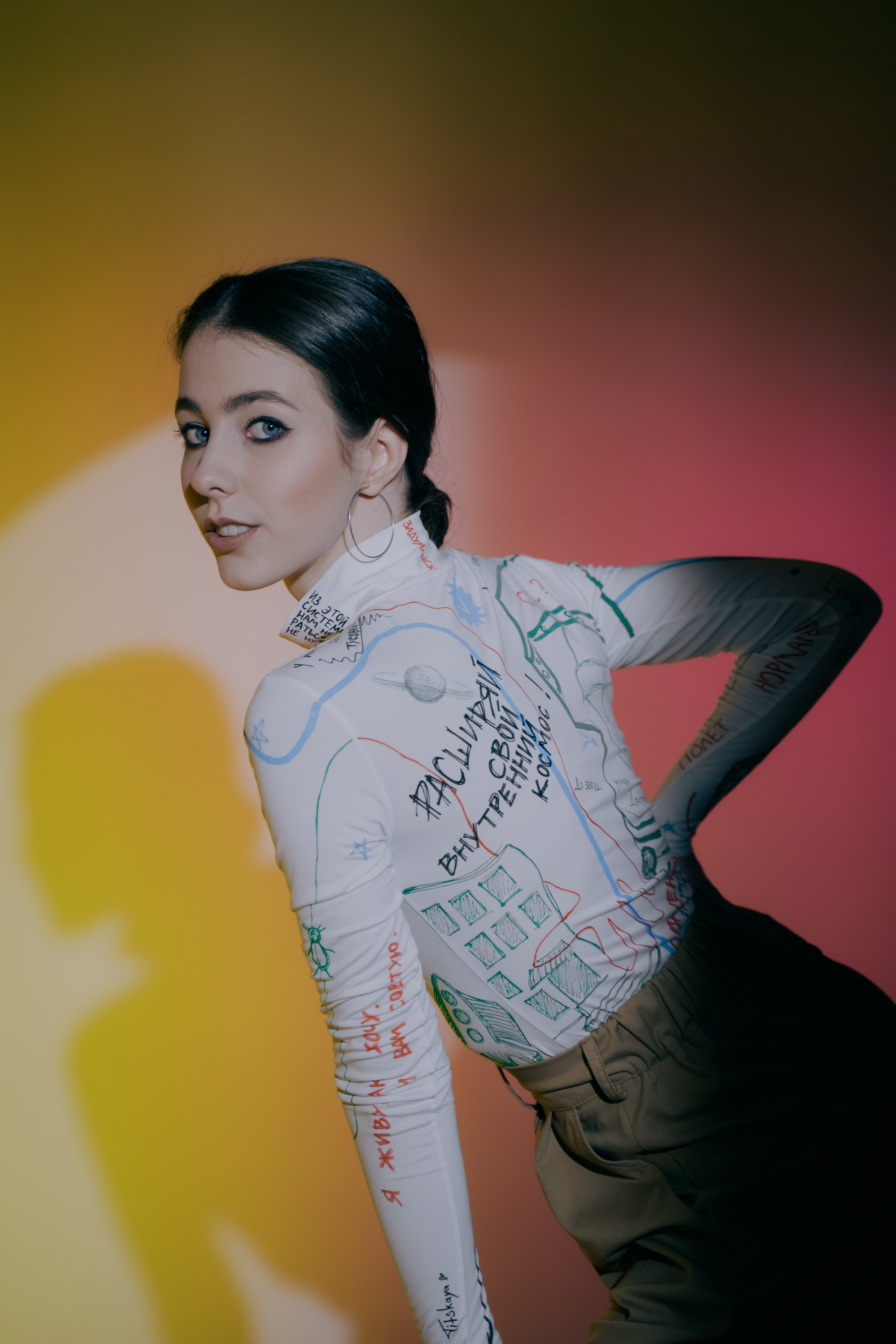 Портретная съемка в студии с цветным светом