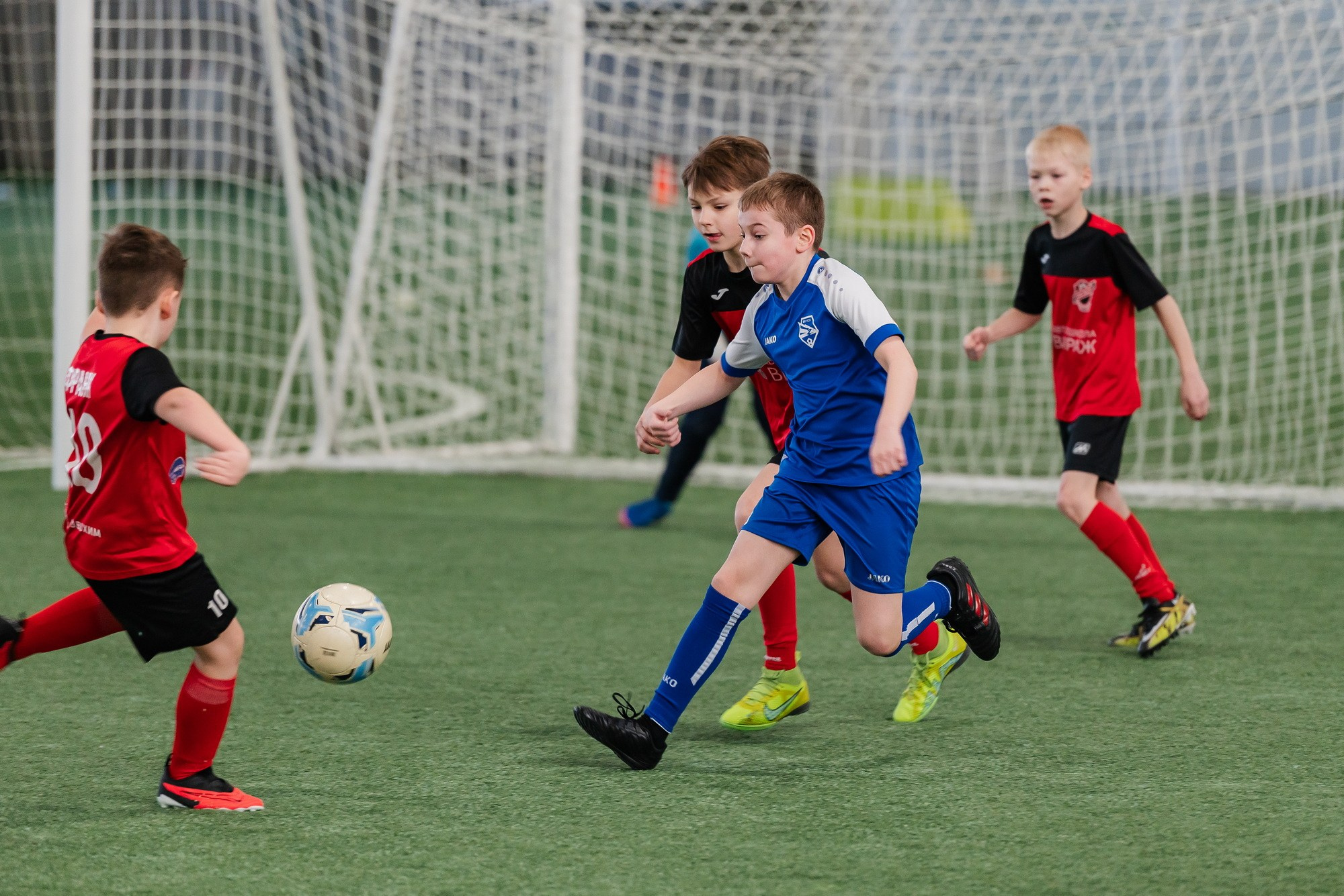 Детский турнир по футболу KAMILOV CUP-2024. Свадебный и репортажный фотограф Никита Сницарев в Барнауле