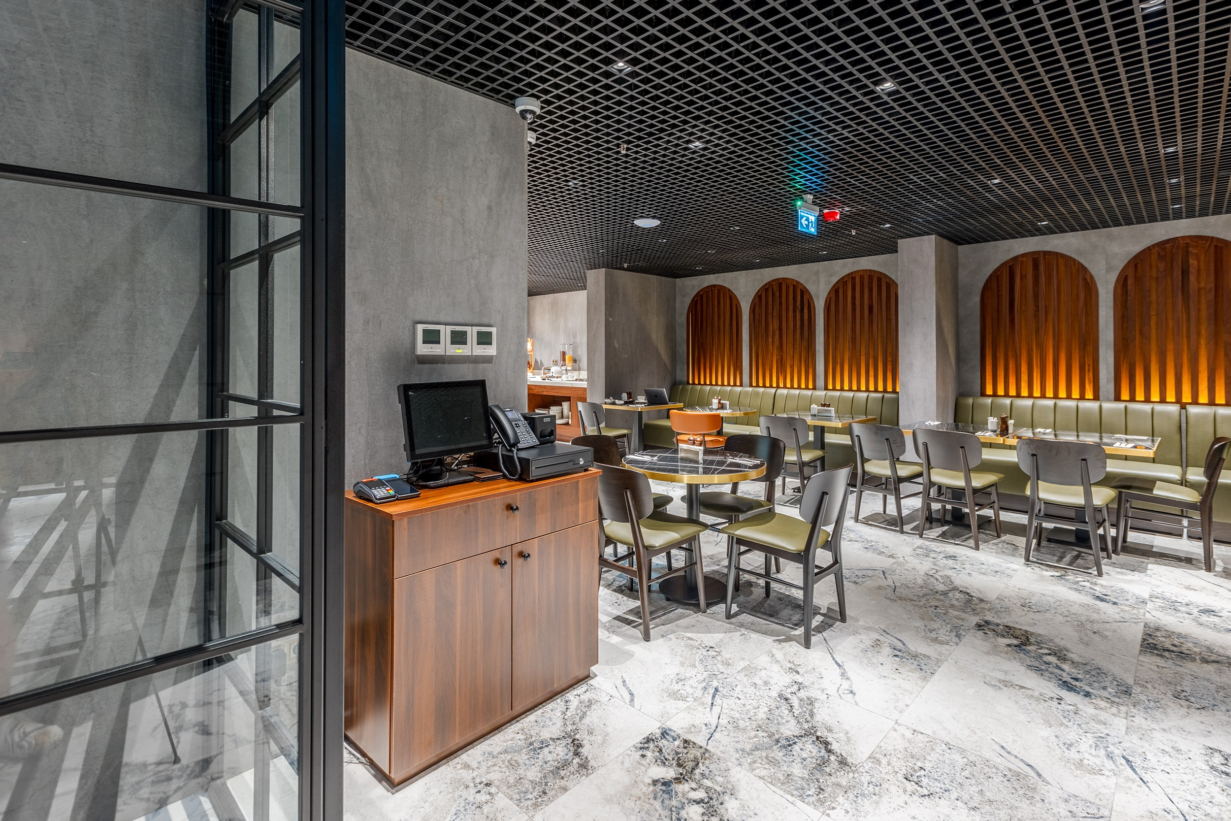 HOTEL PIAZZA EPIGRAPH (BATUMI). Режиссёр, клипмейкер, фотограф — Андрей Охота