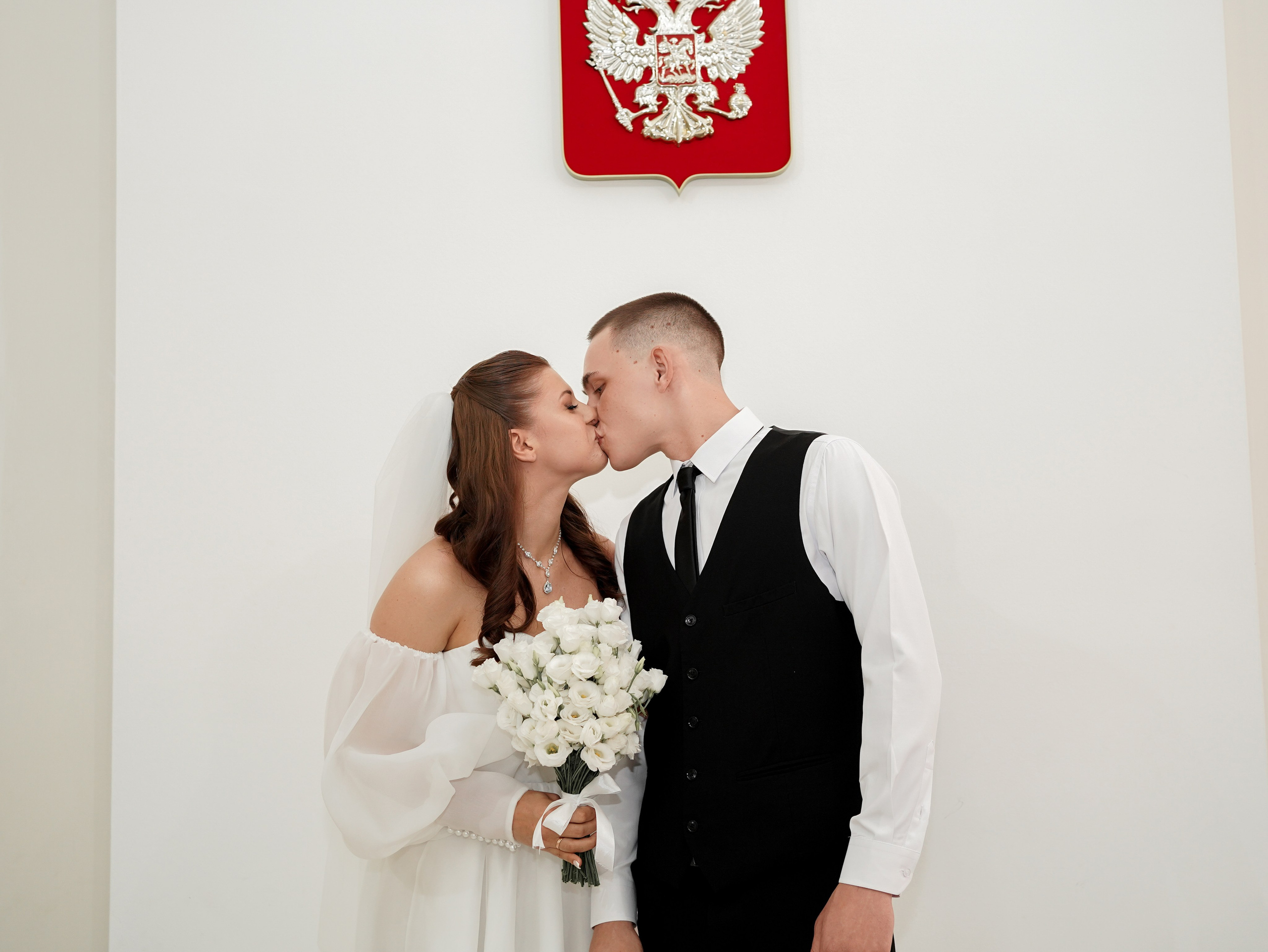 Свадебная фотосессия в Пролетарском ЗАГСе. Свадебный фотограф в Ростове-на-Дону. Таинство Крещения и Венчания, семейные фотосессии. Алёна Чёботова