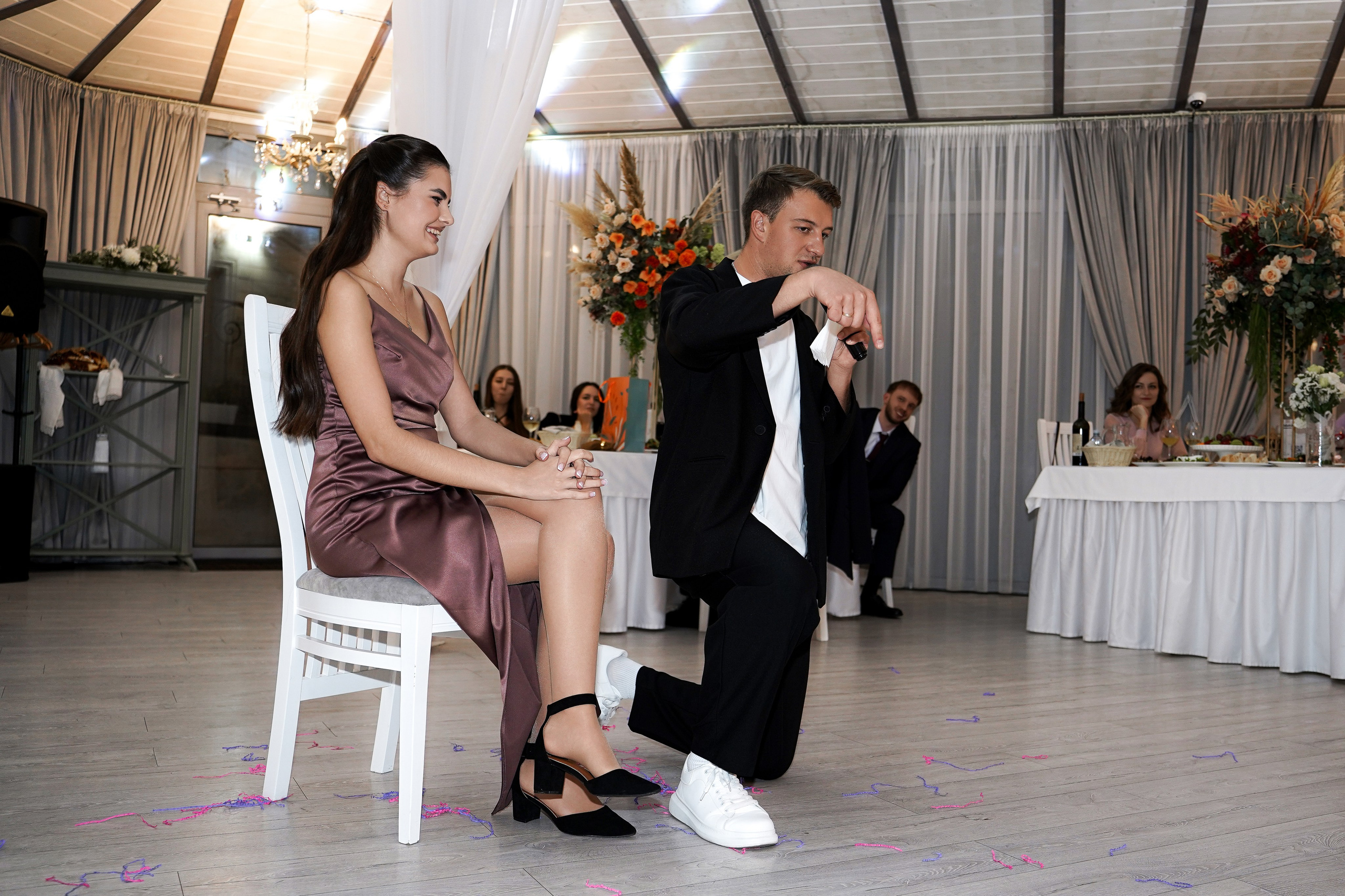 Свадебный банкет в беседке. Свадебный фотограф в Ростове-на-Дону. Таинство Крещения и Венчания, семейные фотосессии. Алёна Чёботова