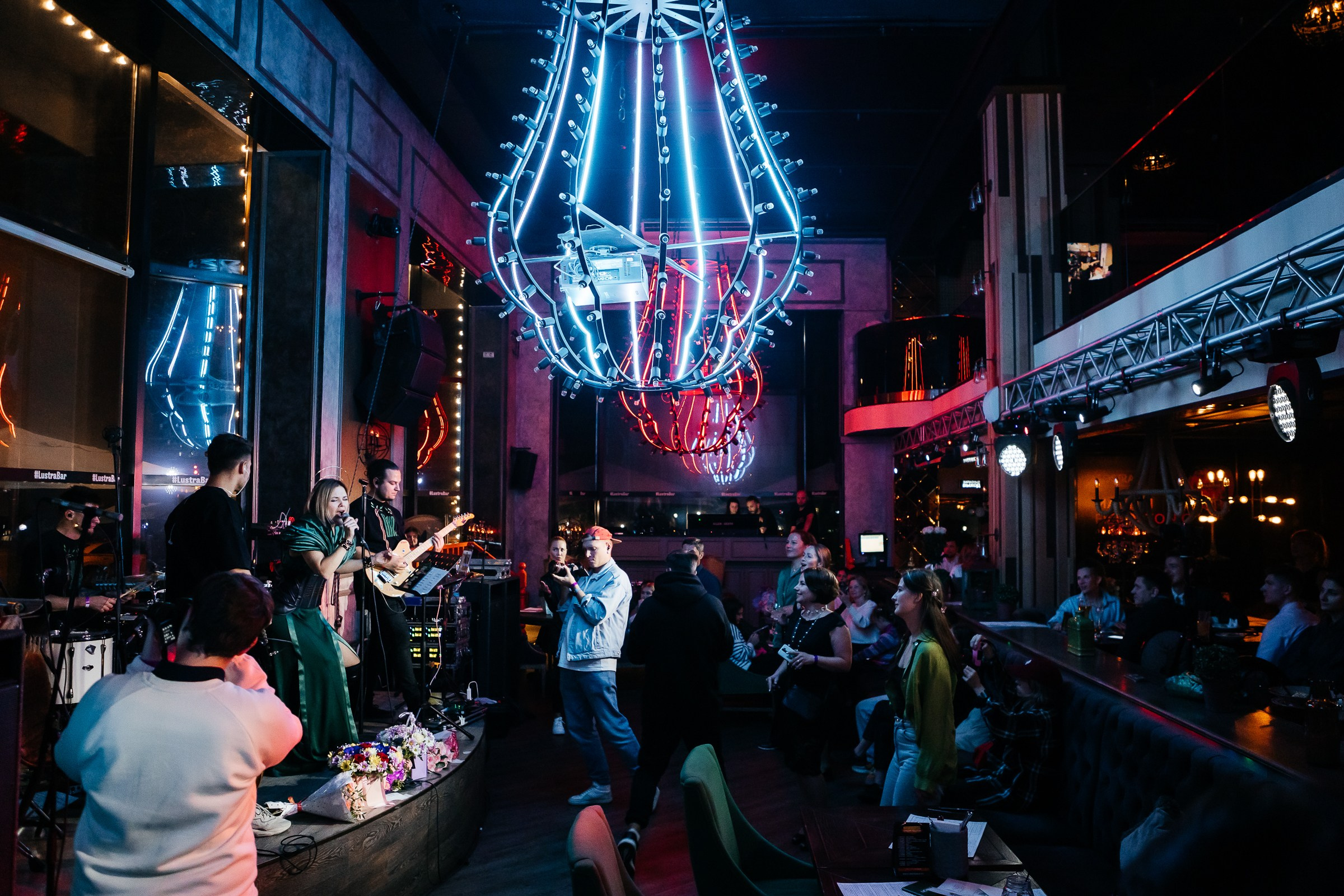 Полюшка в Lustra bar. Репортажный и свадебный фотограф Катерина Потапова