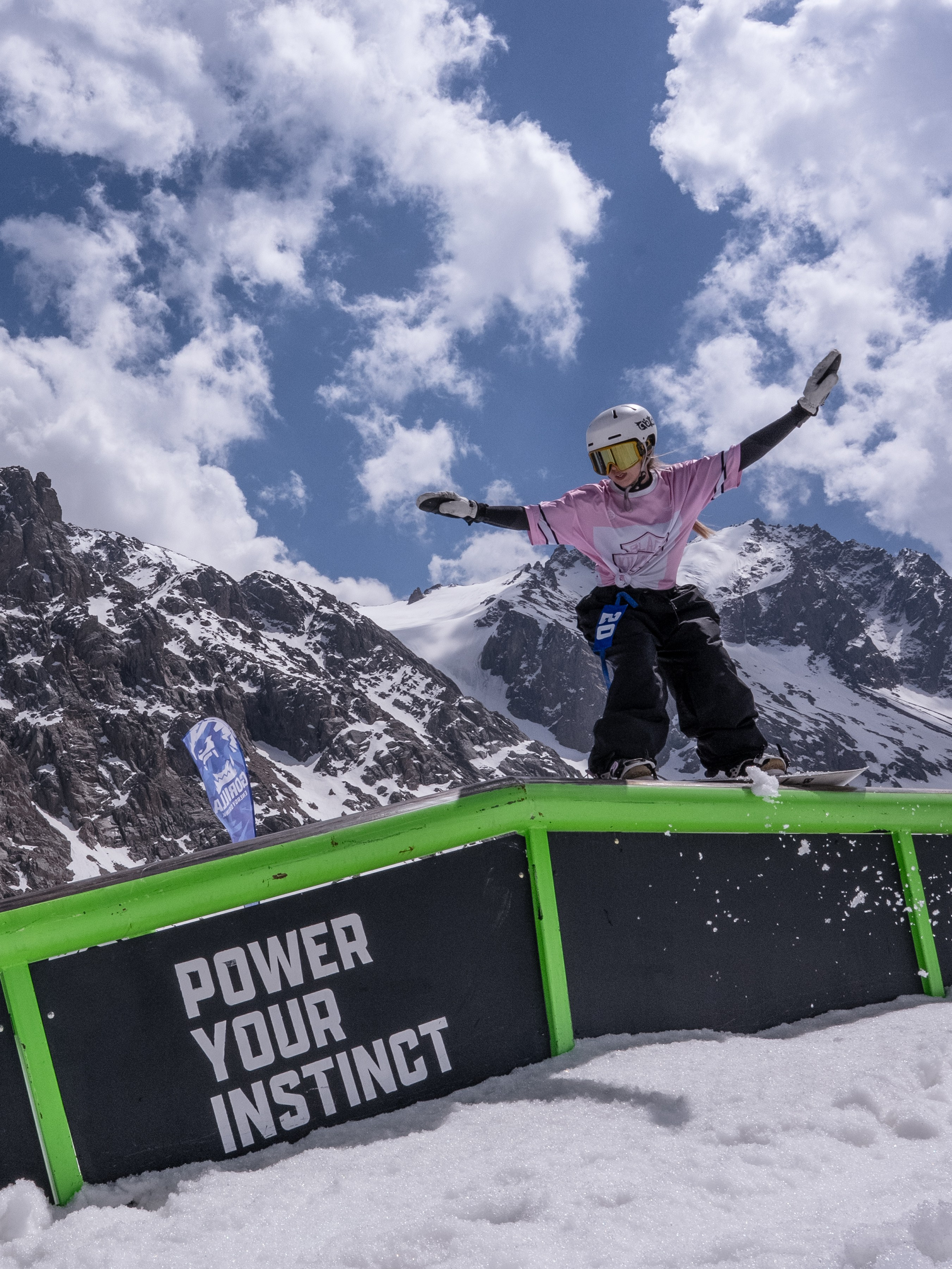Gorilla IMBA CAMP 2026. Сайт Алматинского НЮ АРТ, будуар и фэшн фотографа Дениса Карпенко