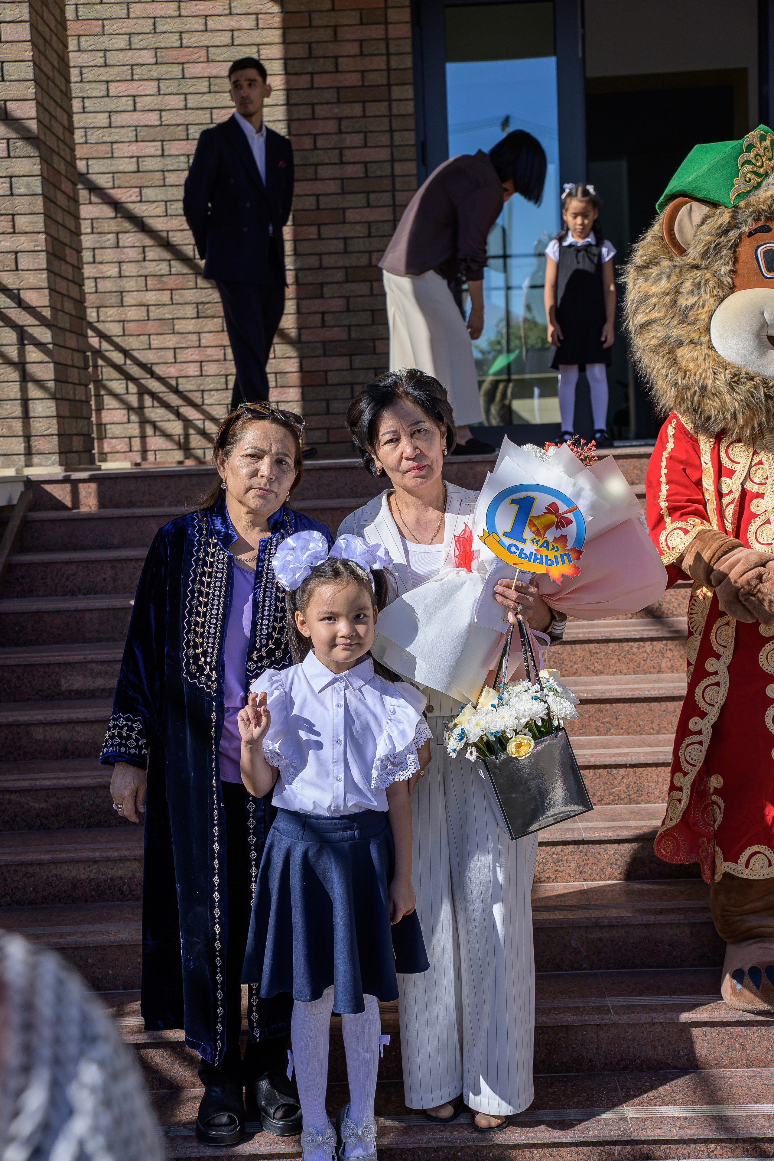 Фотосъемка мероприятия  1 Сентября в Abay International Shool. Фотограф в Алматы Егор Поленов