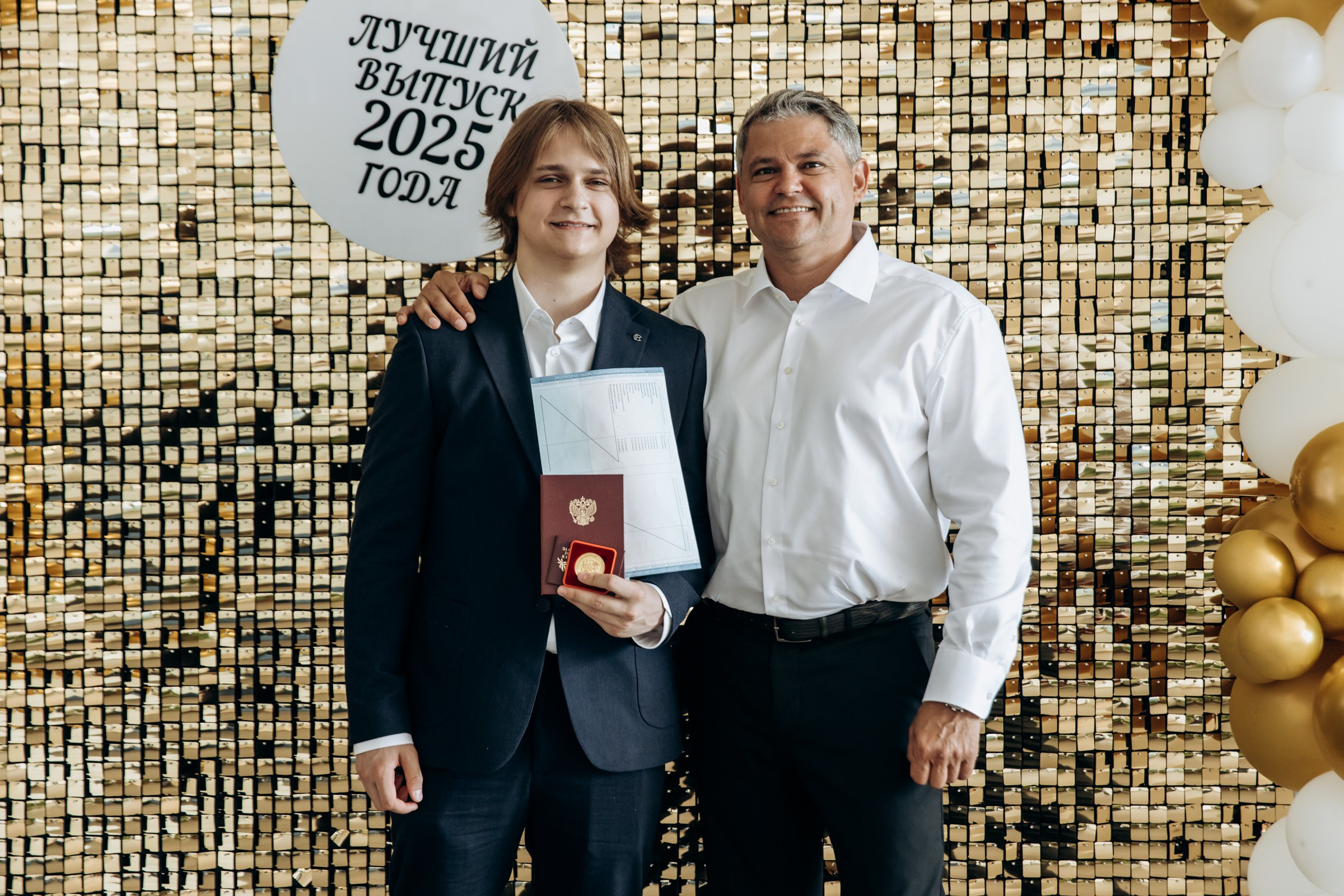 Школьники. Ищем лучшие локации. Снимем как в кино (съёмка выпускных, альбомы для 9-11 классов). Фотограф в Крыму — Федор зайцев. Свадебная, семейная и портретная съёмка. Фотографии для контента, для бизнеса. Корпоративная съёмка