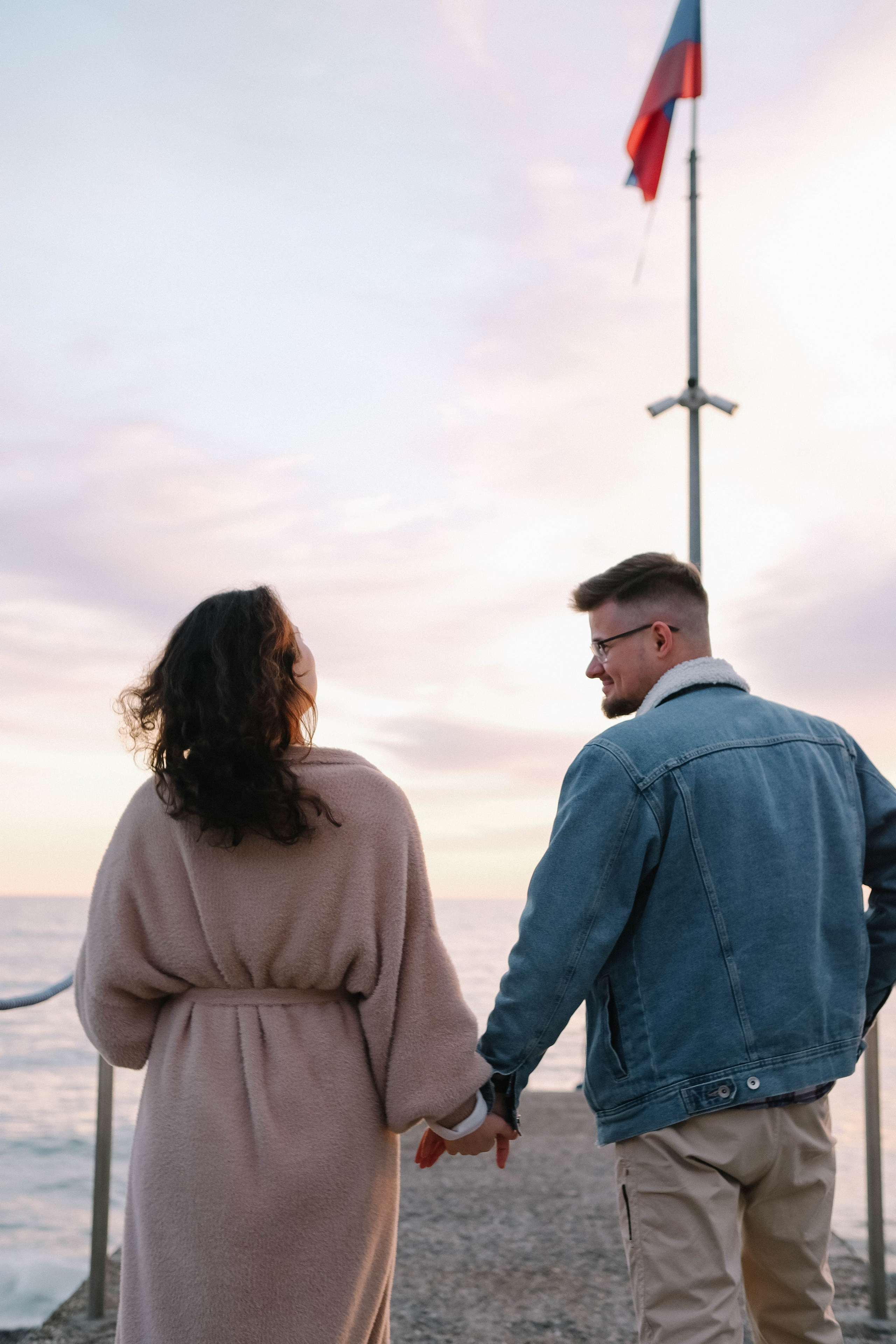 В ожидании чуда (ЖЕня и Женя). Главная