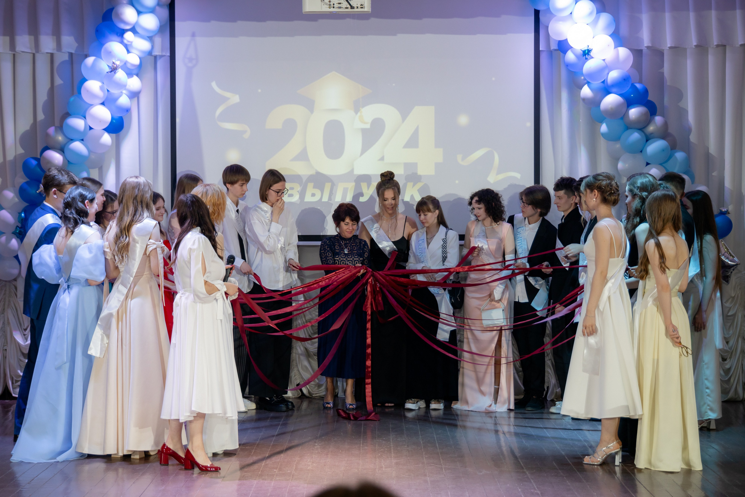 Школьный выпускной 2024 год в Соколе (Минск). Свадебный фотограф в Минске/Беларуси Сергей Спиридонов