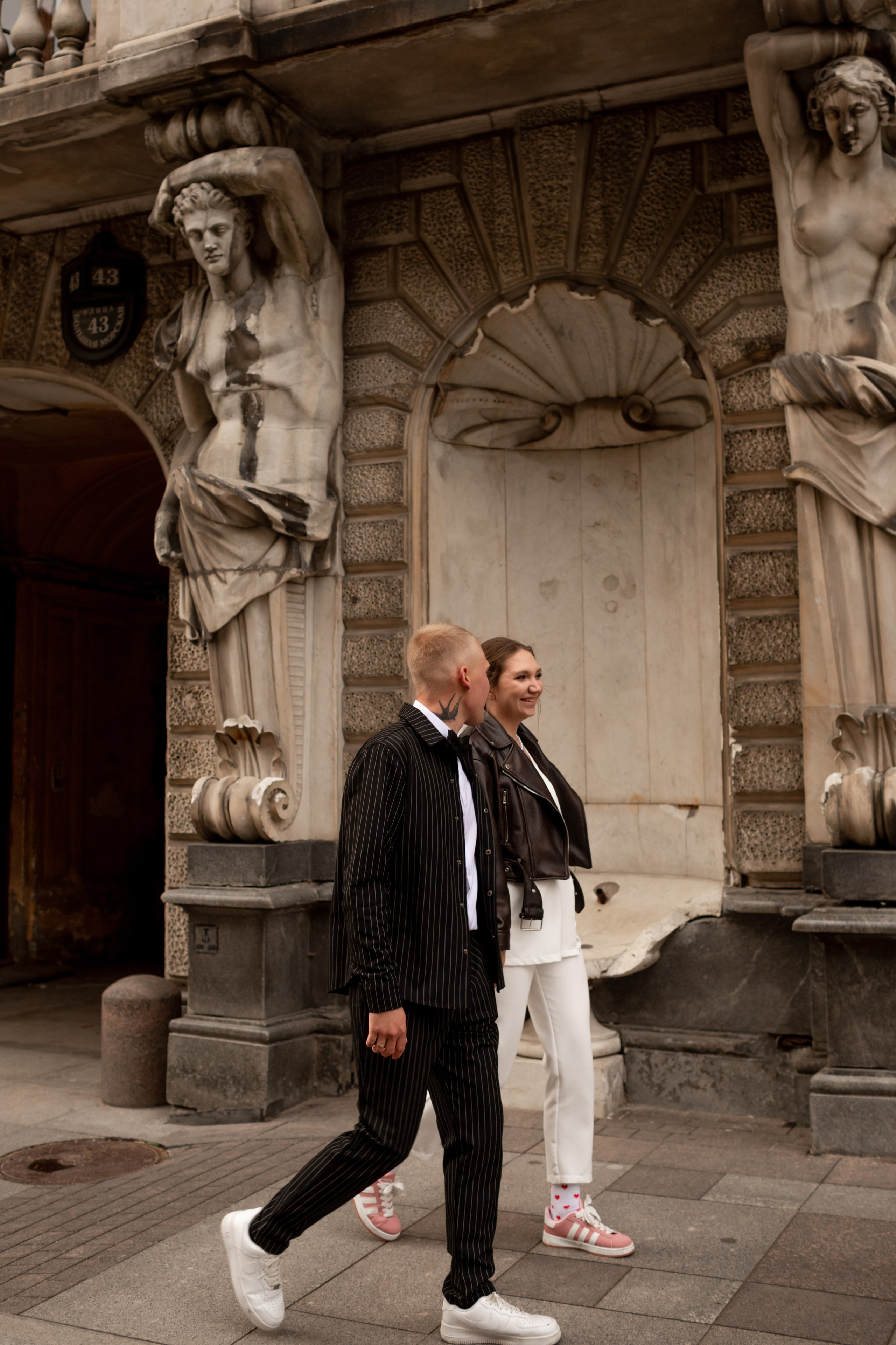 Свадебная фотосессия в центре Петербурга. Свадебный фотограф Кирилл Белый