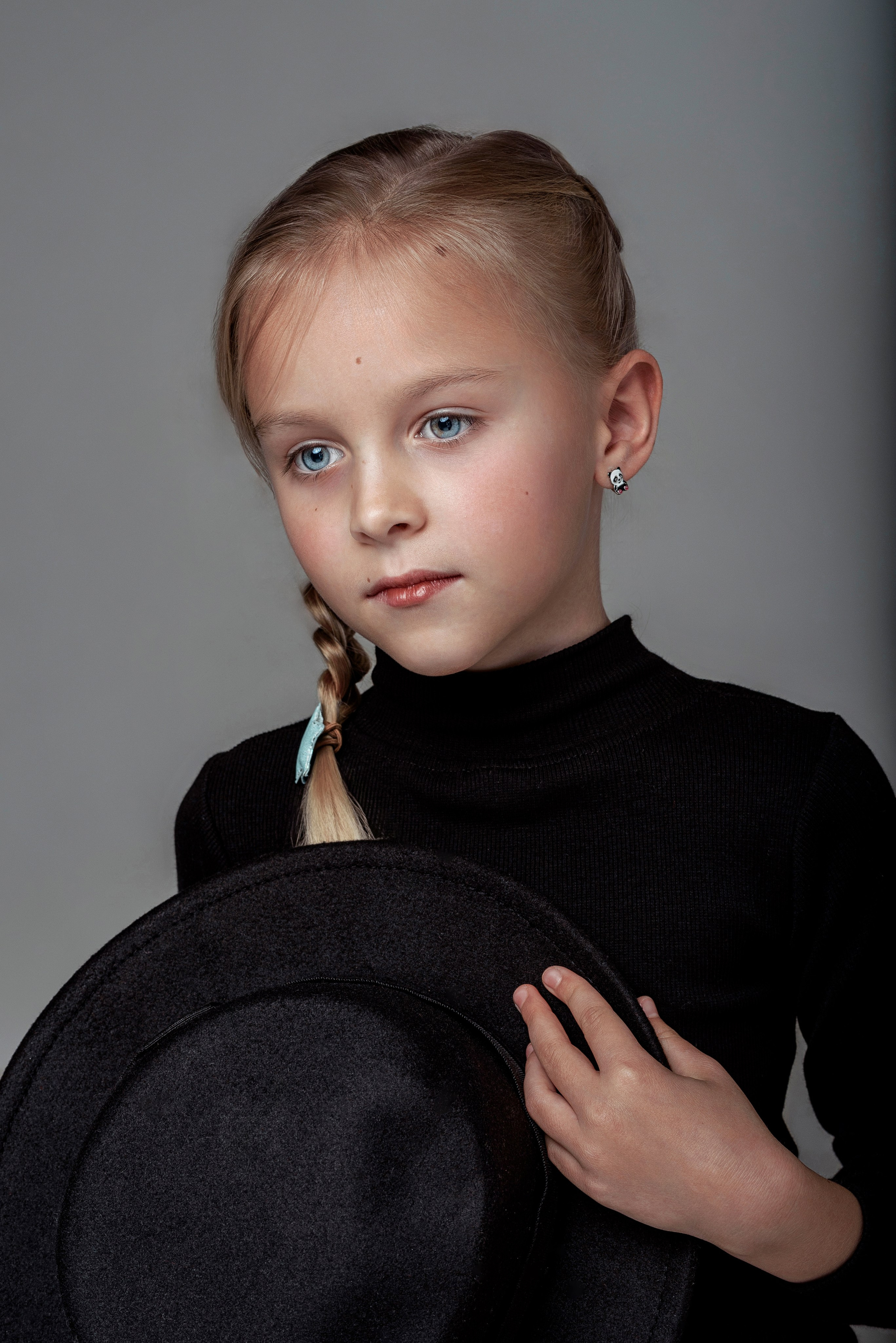 Детская фотосессия сестёр в Сочи. Детский студийный фотограф Сочи