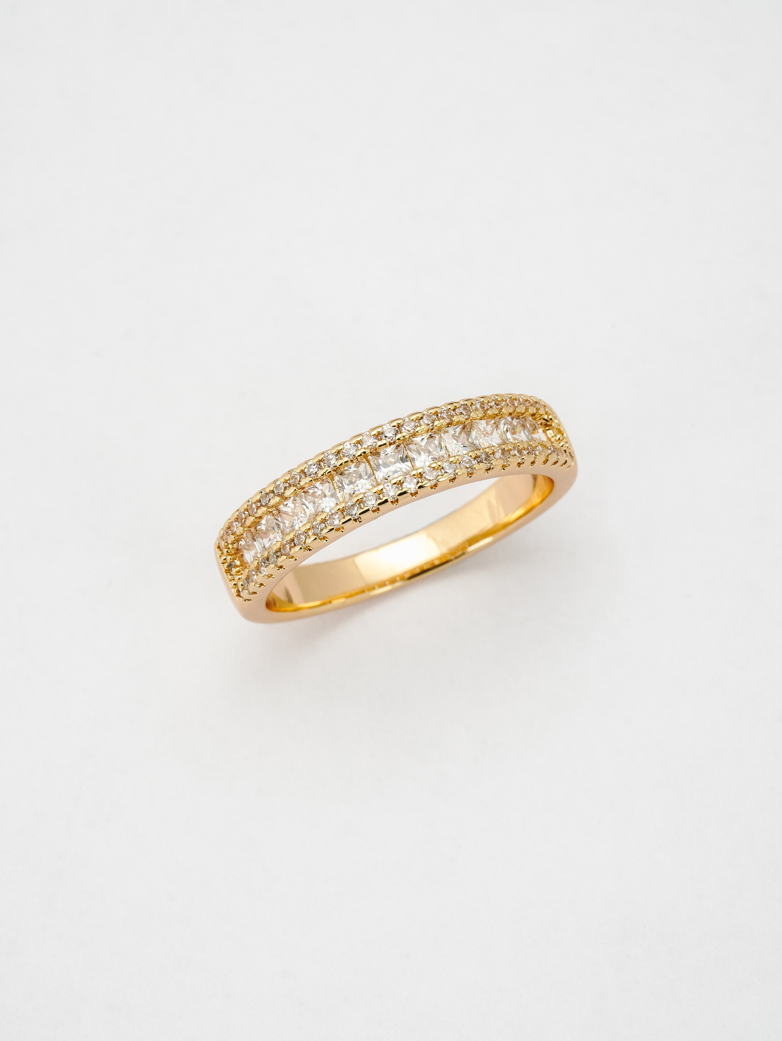 Сложные фото 900 руб/кадр (со сложными композиционными/световыми решениями). Фотопродакшн продающего контента