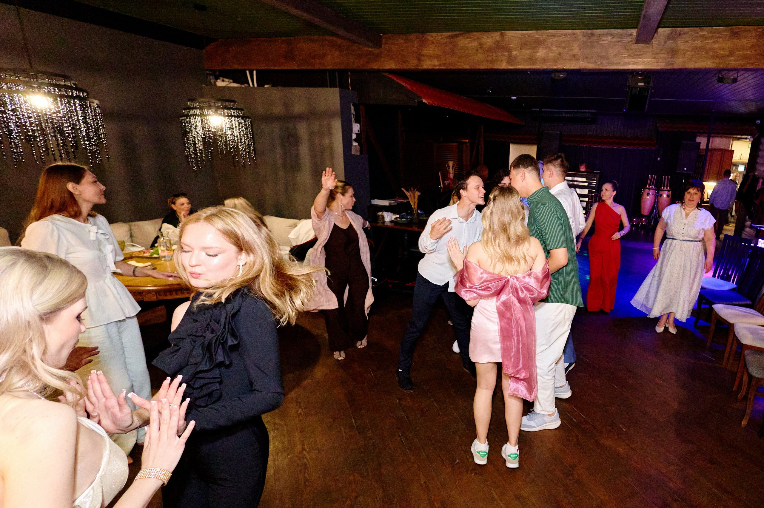 Выпускной 35 Сош. Фотограф Выпускные альбомы Таганрог Сергей Коробченко