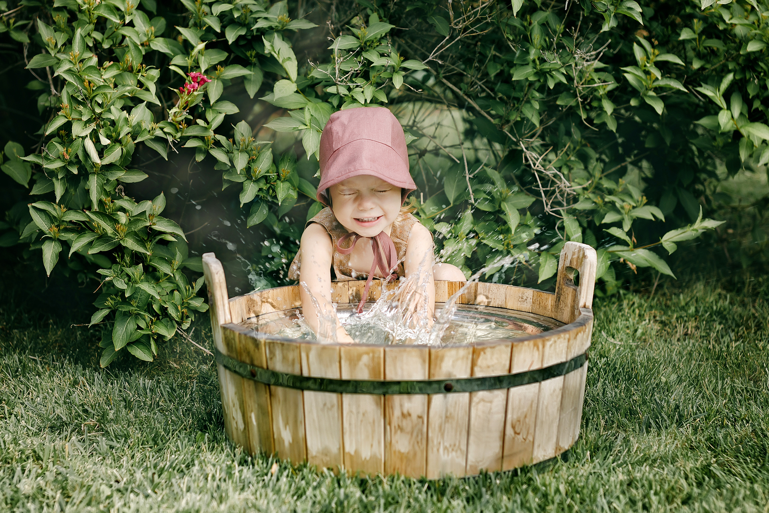 Алиса и ее курочка. Детский и семейный фотограф Наталья Шигидина