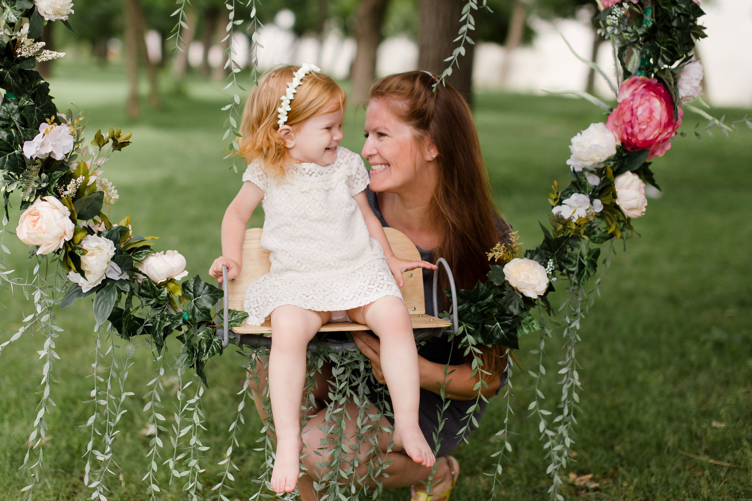 Цветочные качели. Детский и семейный фотограф Наталья Шигидина