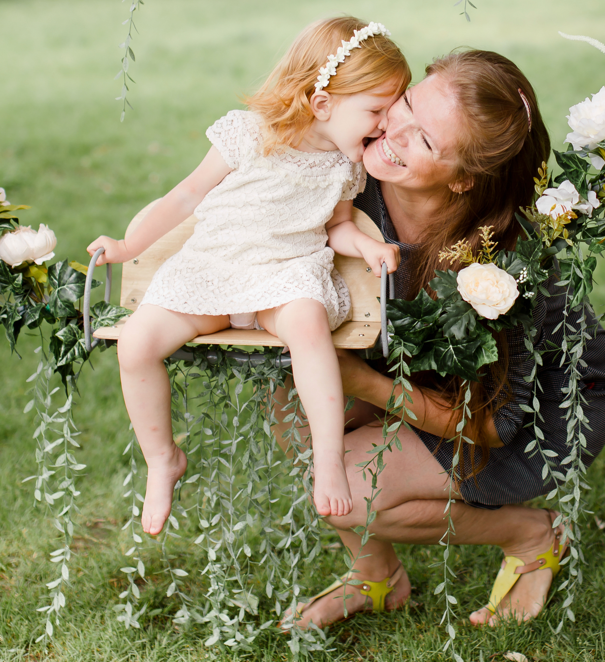 Цветочные качели. Детский и семейный фотограф Наталья Шигидина