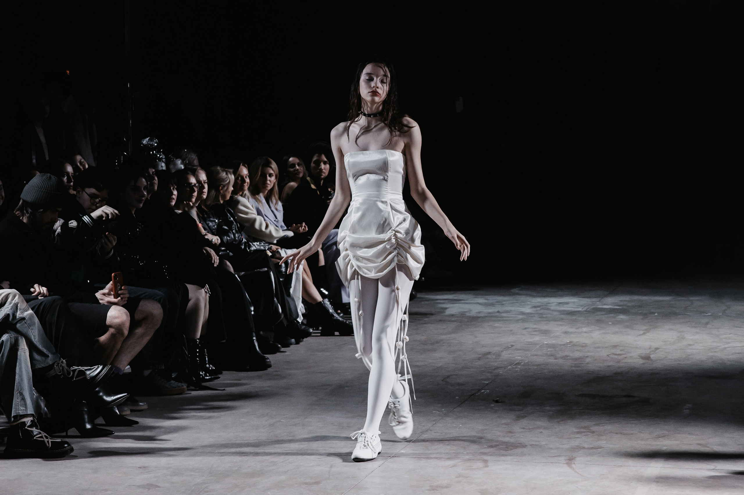 AUXI catwalk андеграунд показ-перфоманс. Фотограф в Санкт-Петербурге Вагнер Юлия